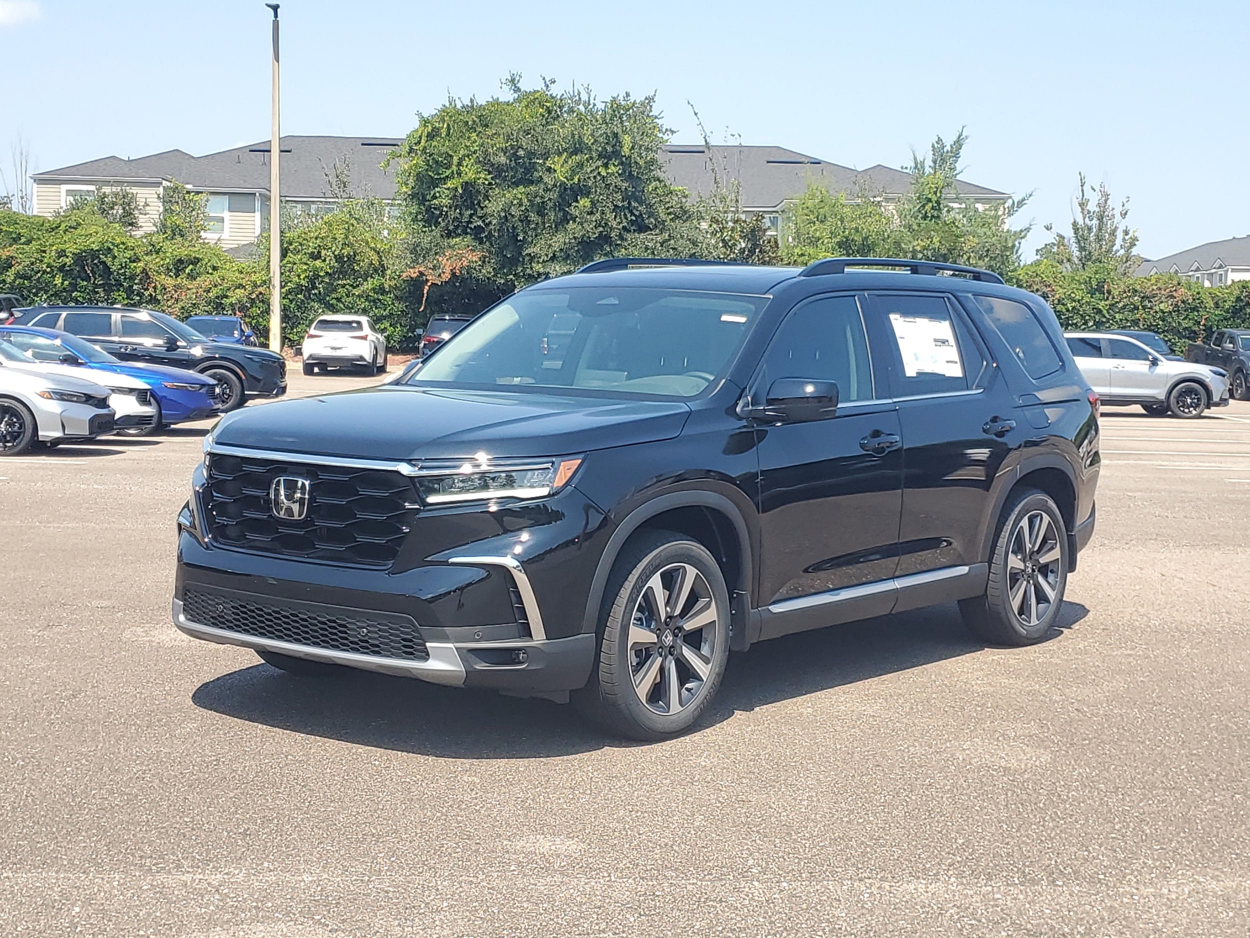 2025 Honda Pilot Touring photo 4