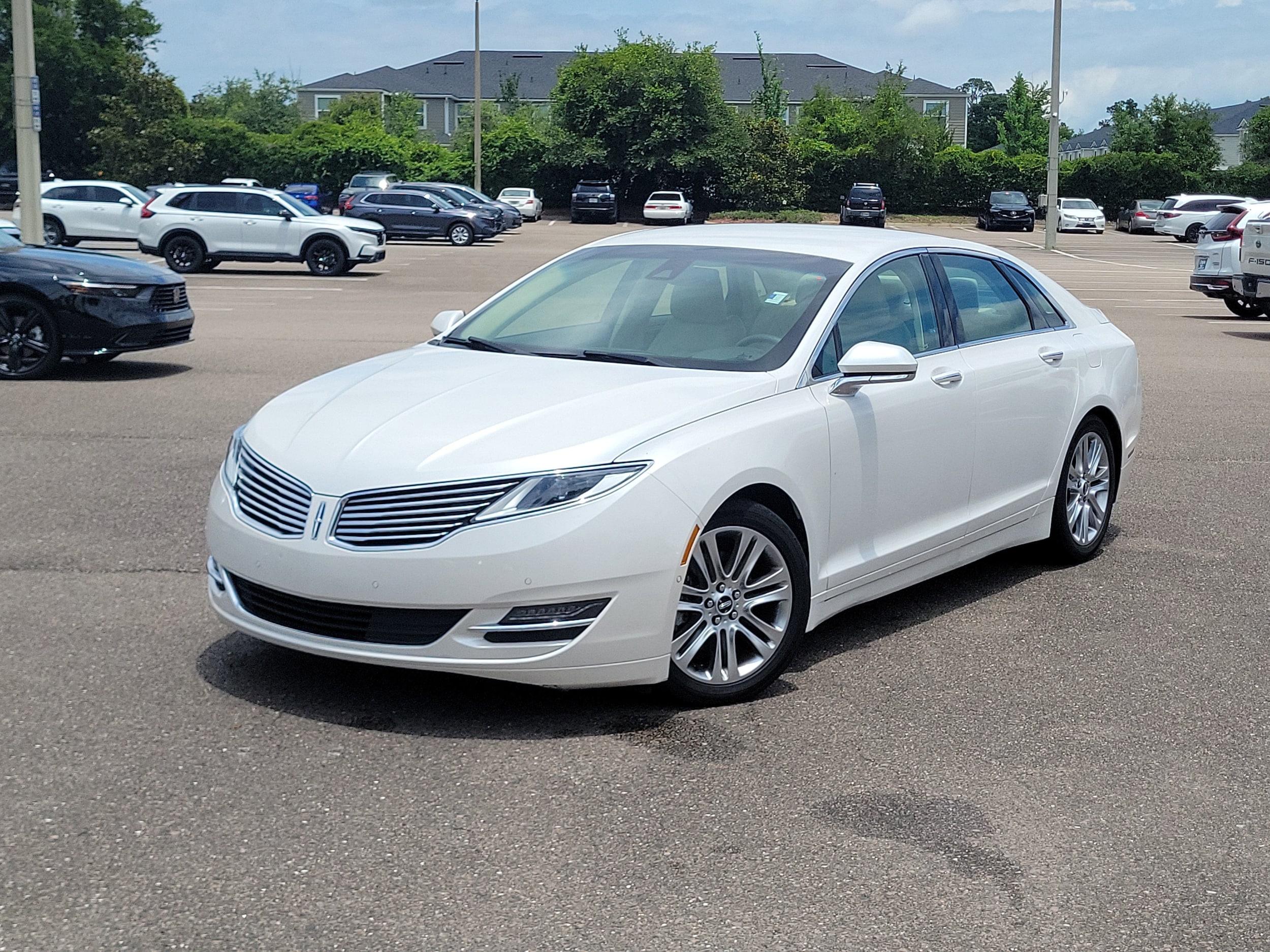 2015 Lincoln MKZ Front Wheel Drive's photo