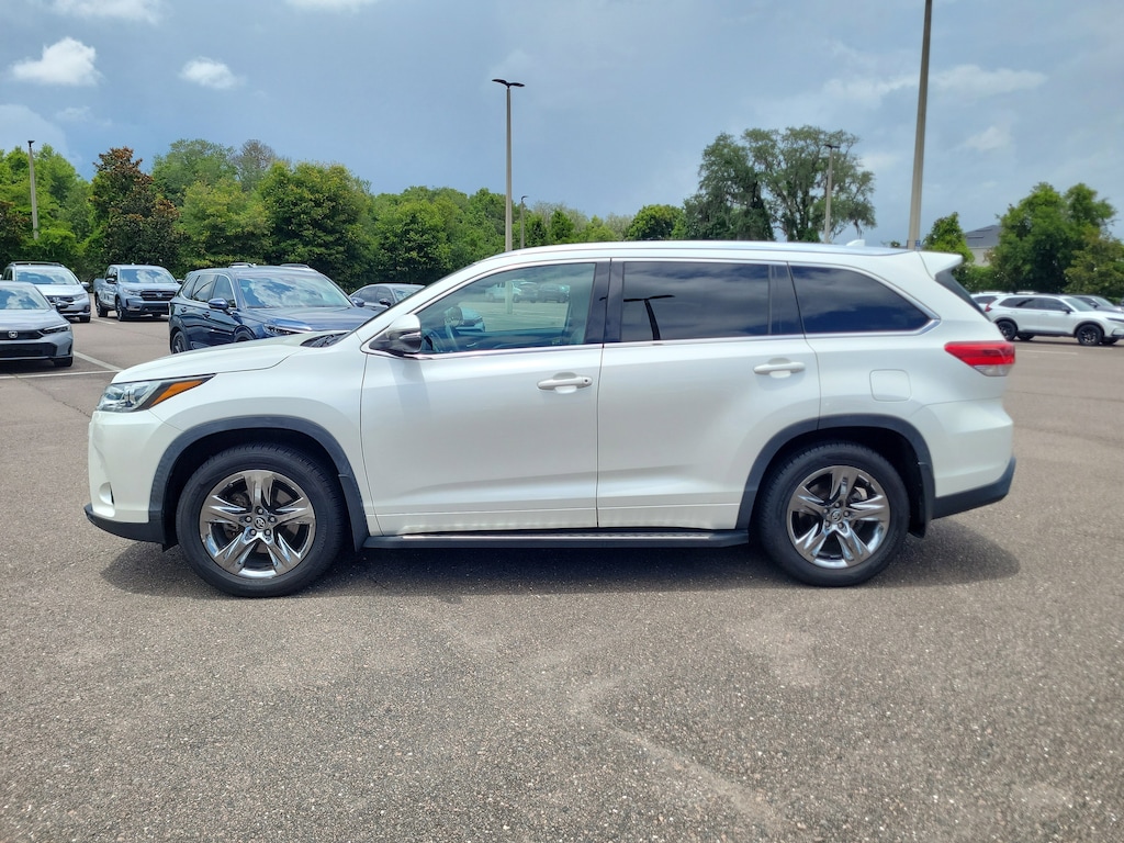Used 2019 Toyota Highlander Limited V6 SUV