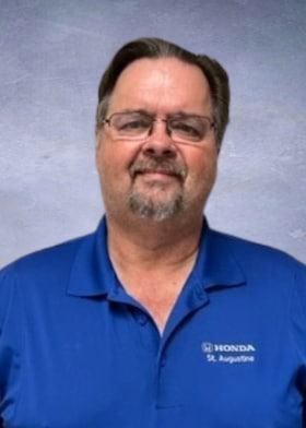 Staff member Kerry Wall from ID_2632580be387