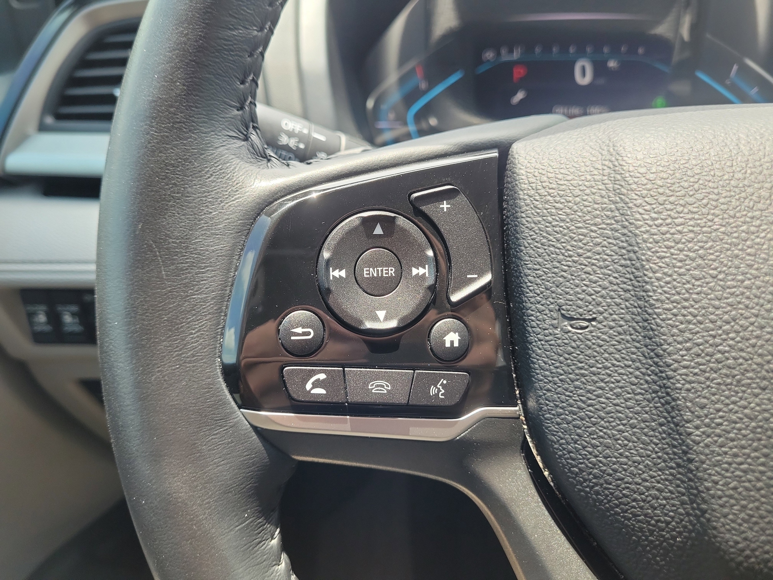 2024 Honda Odyssey Touring - Photo 31