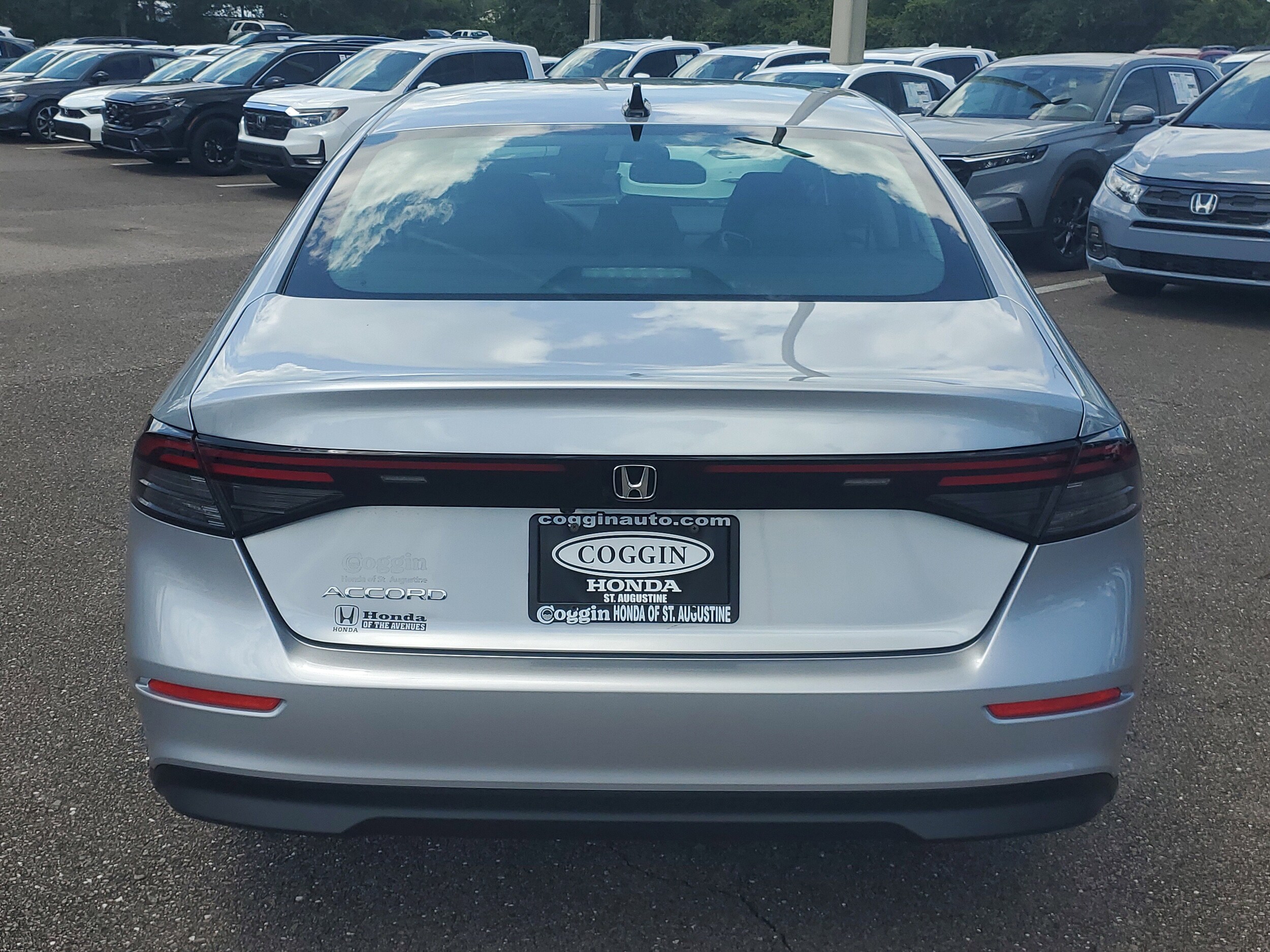 2025 Honda Accord SE photo 2