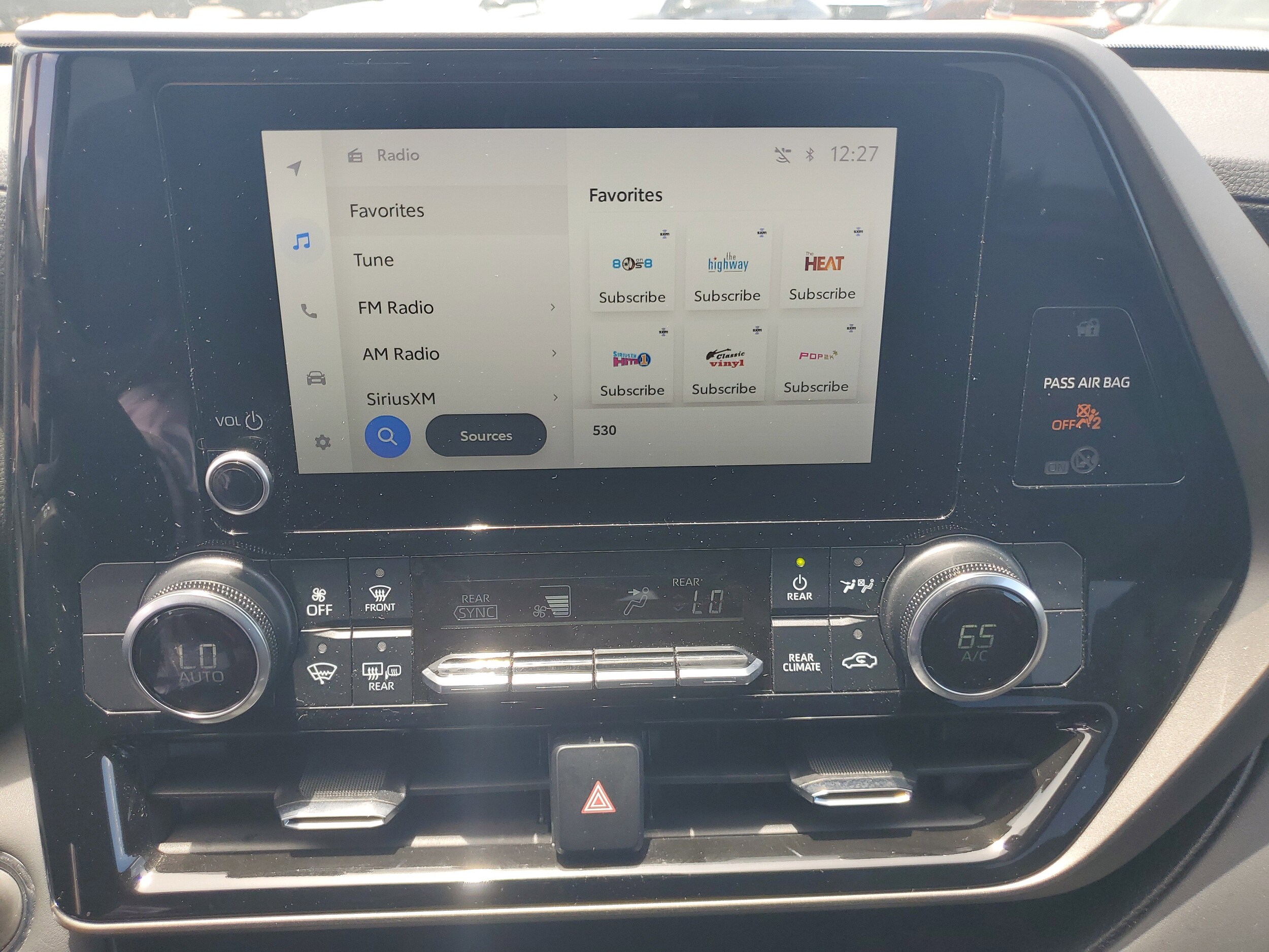 2023 Toyota Highlander L photo 4