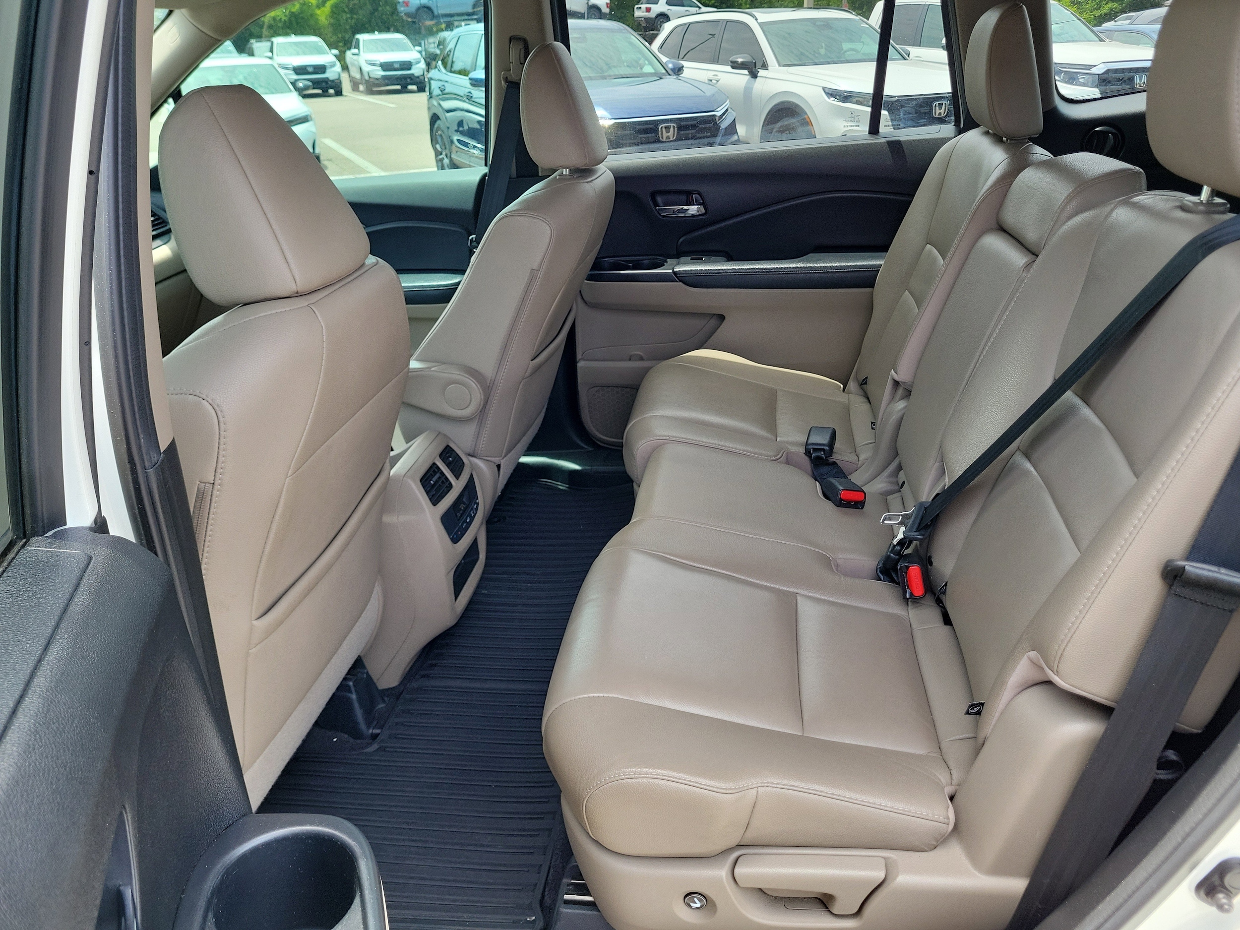 2017 Honda Pilot EX-L - Photo 10