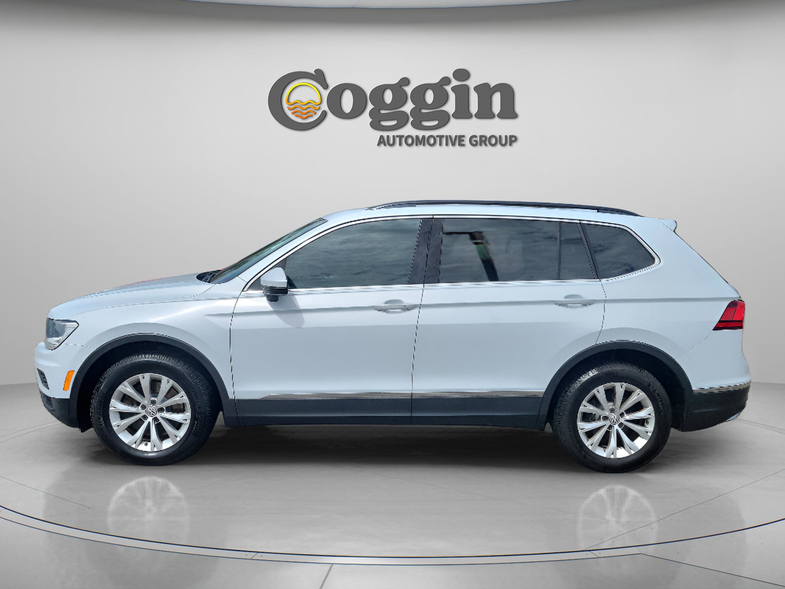 Used 2018 Volkswagen Tiguan SE with VIN 3VV3B7AX8JM098593 for sale in St. Augustine, FL