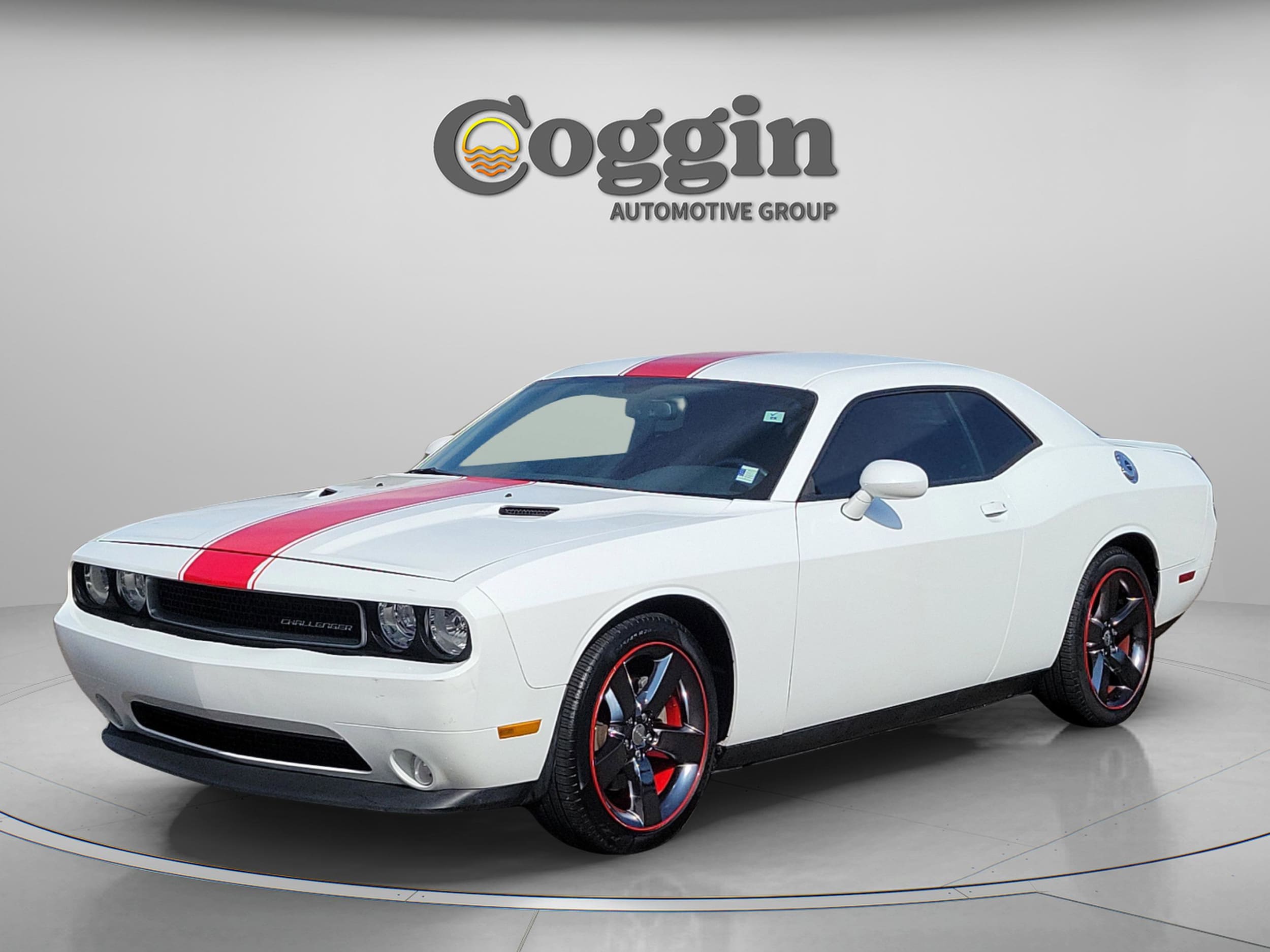 2012 Dodge Challenger SXT's photo
