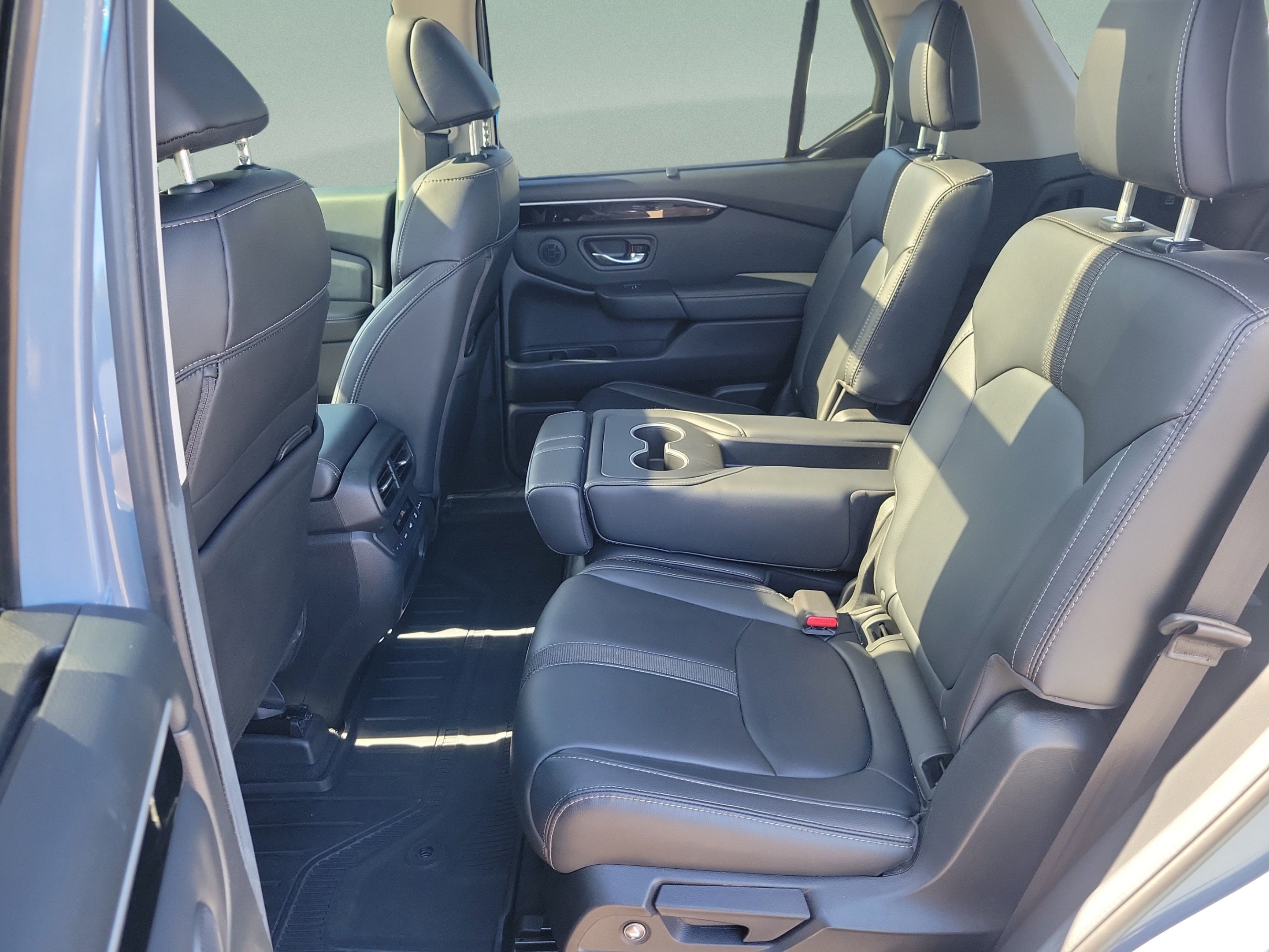 2023 Honda Pilot Touring - Photo 10