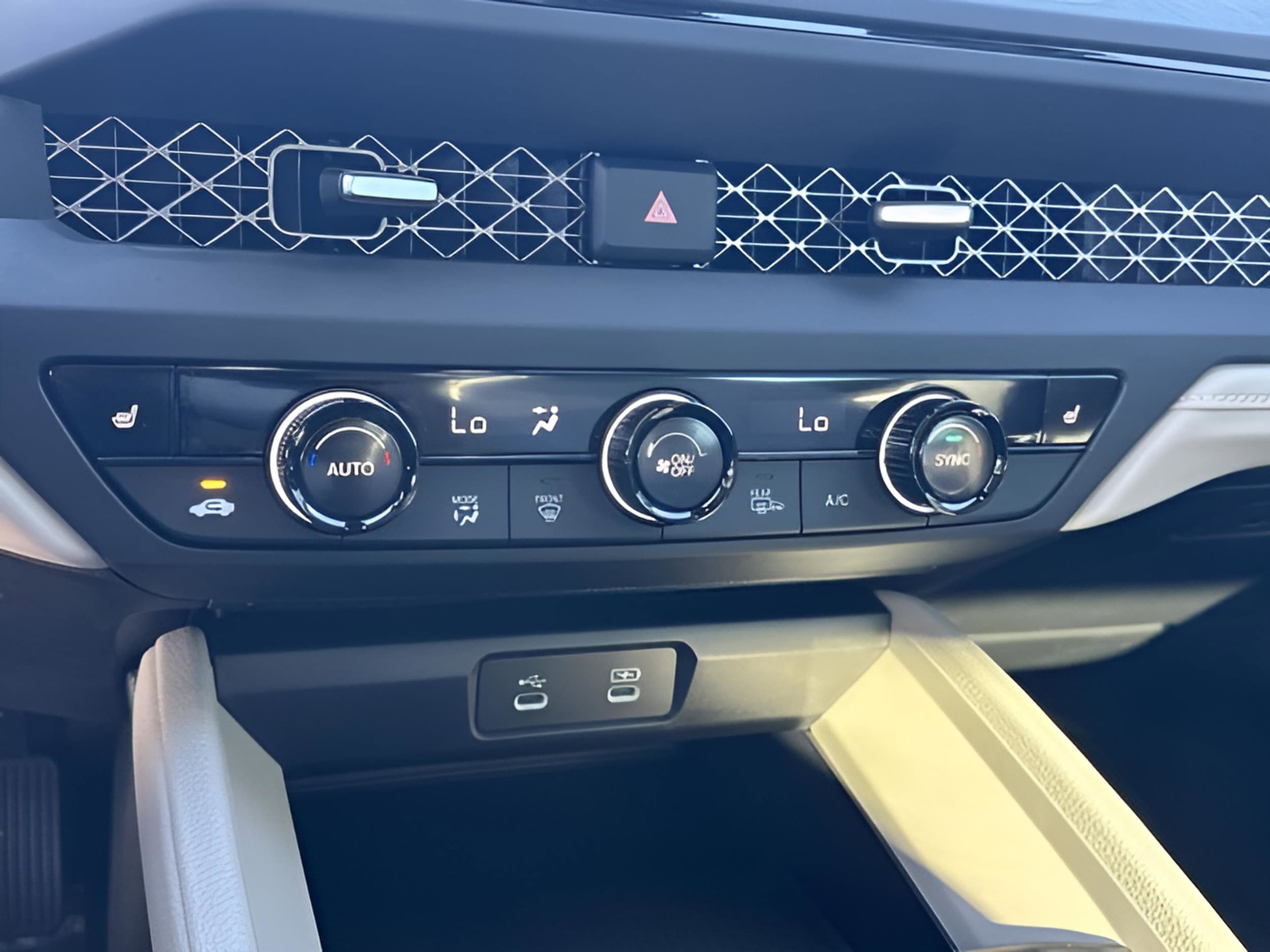 2025 Honda Accord SE - Photo 10