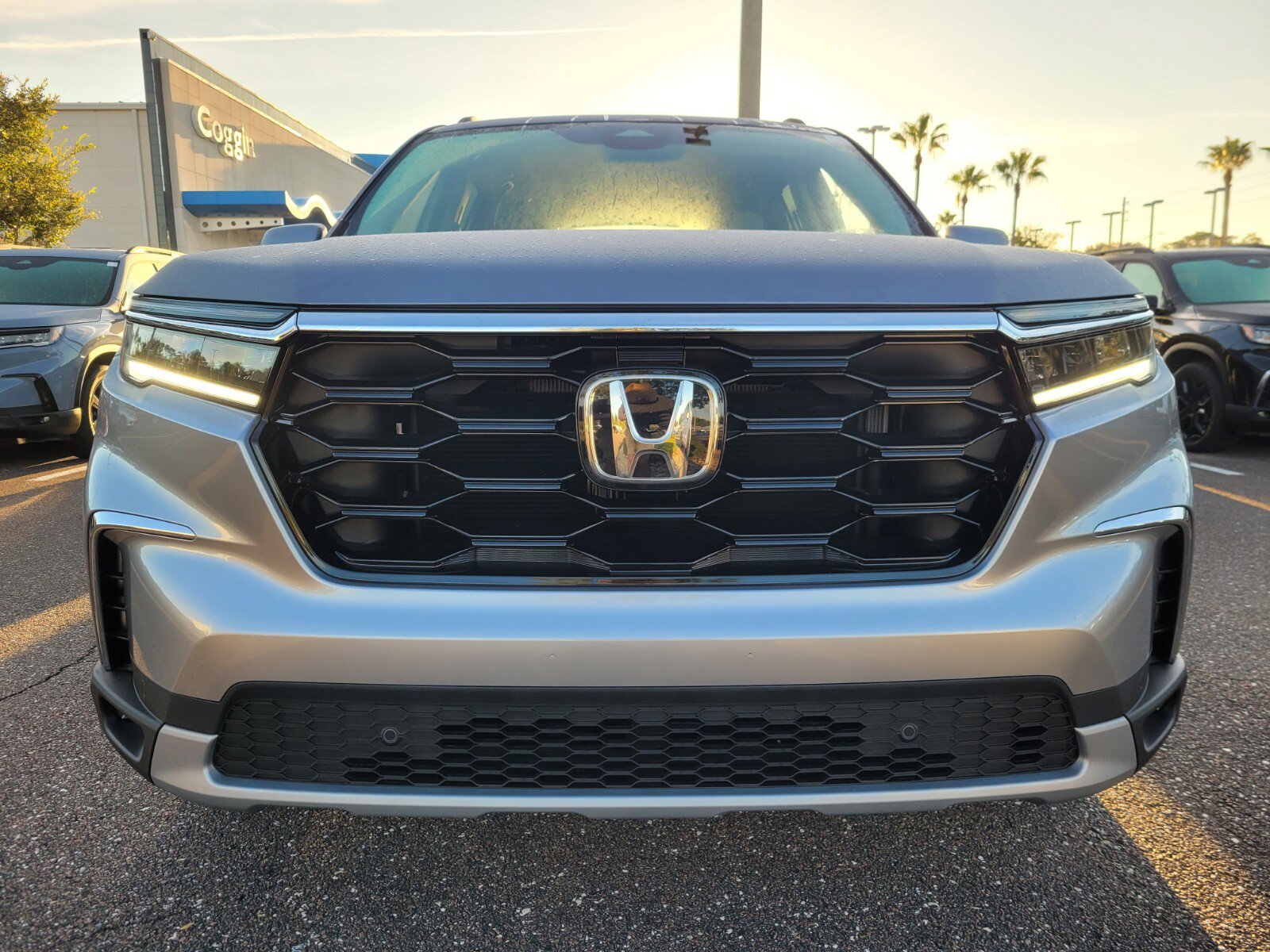 2025 Honda Pilot Touring photo 2