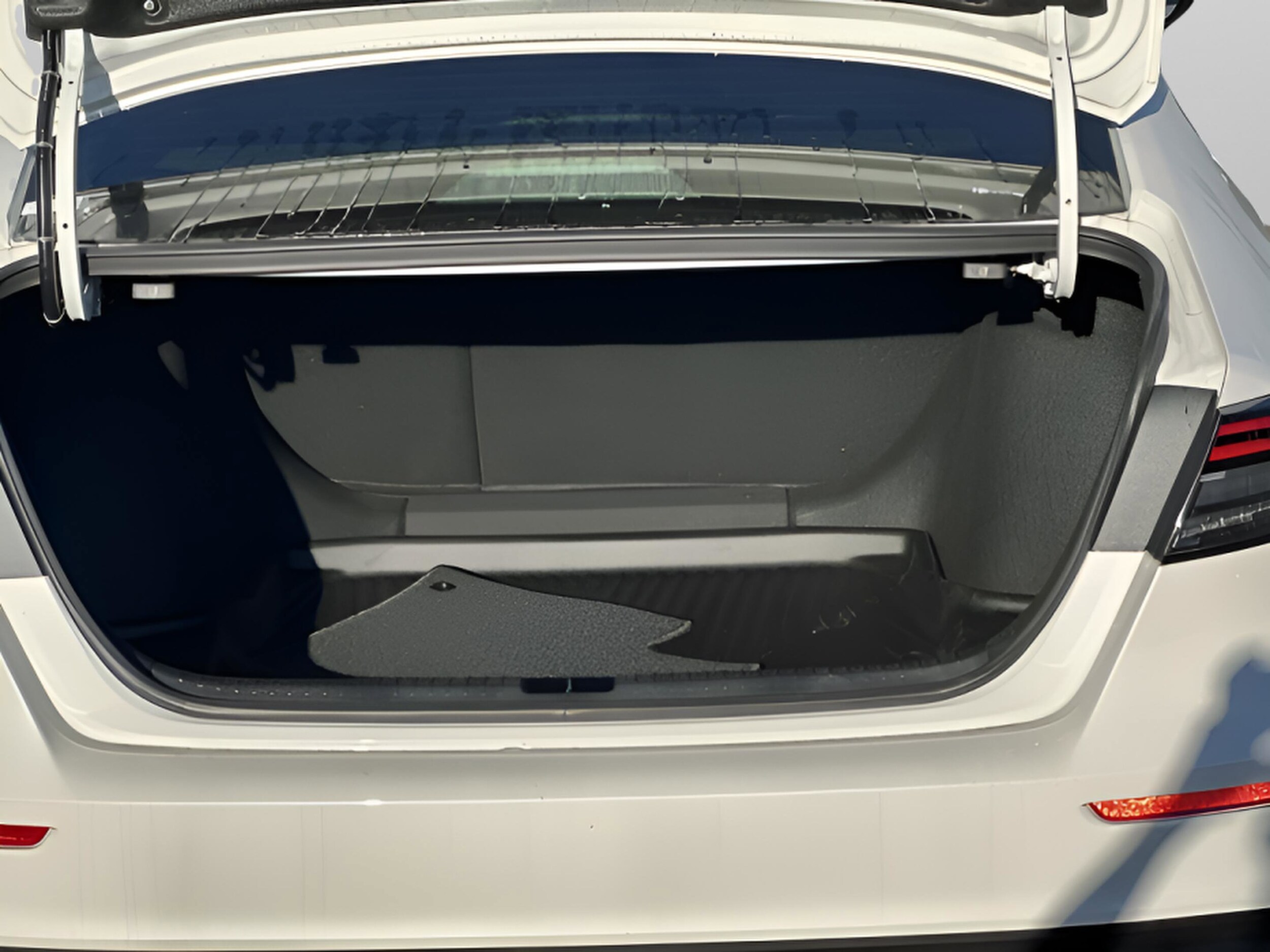 2025 Honda Accord SE - Photo 30