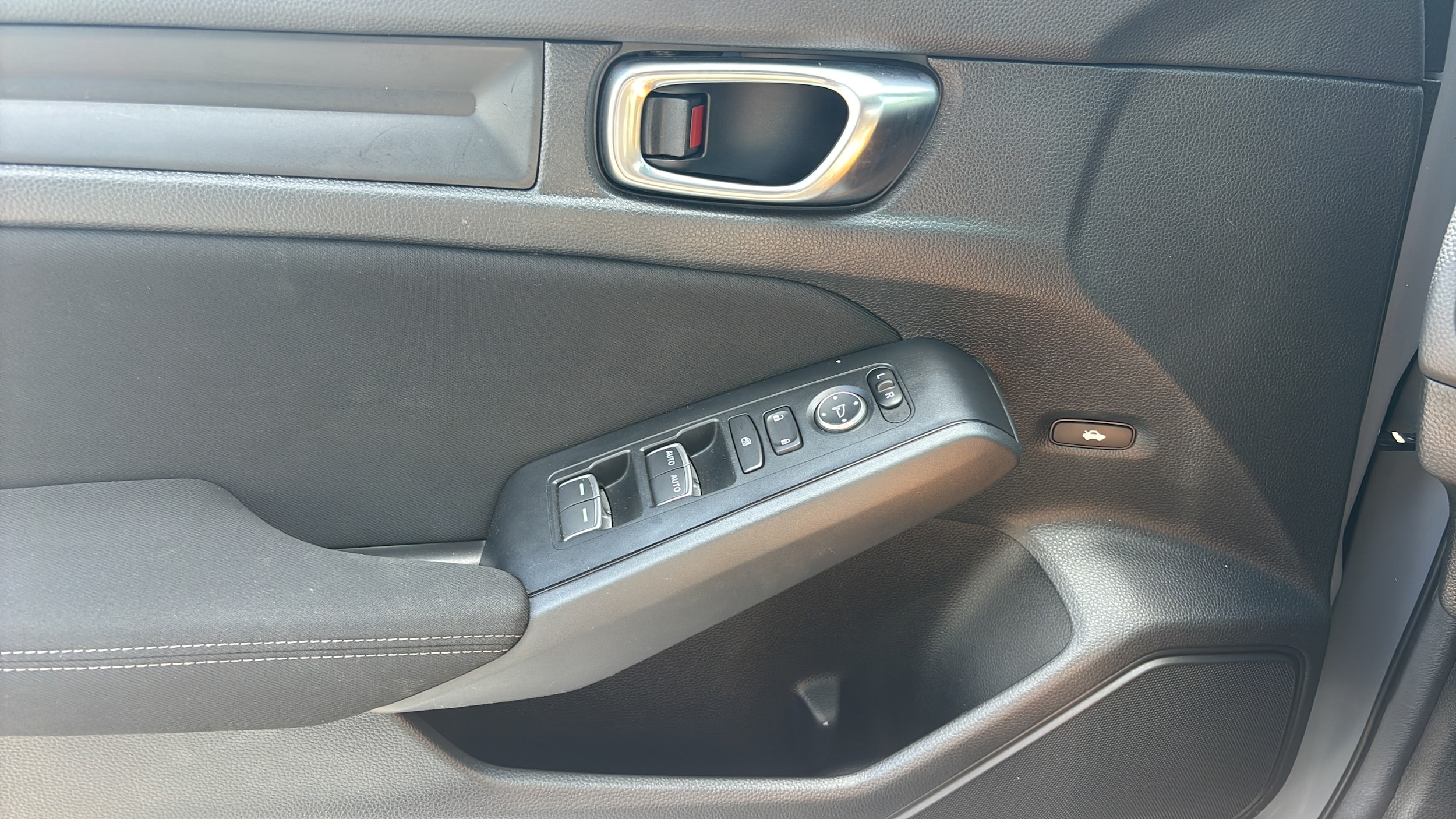 2025 Honda Civic Sport - Photo 18