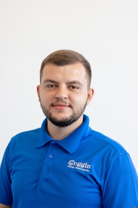 Staff member Mateos Muskaj from ID_03f7fcaaaa48