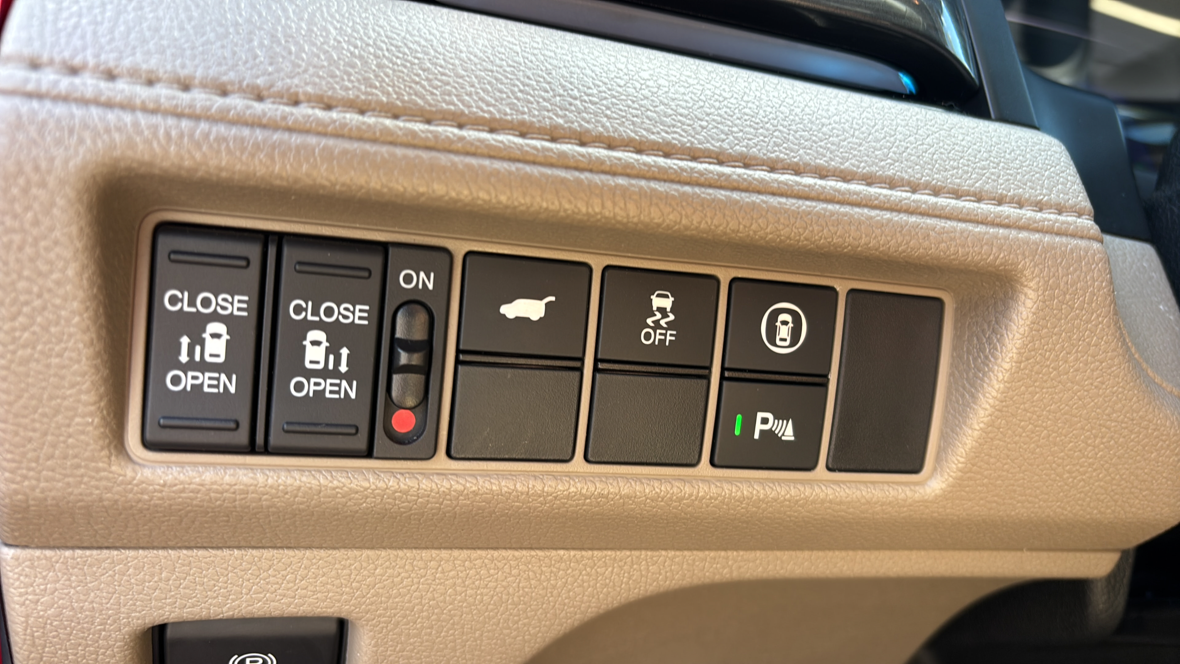 2024 Honda Odyssey Elite - Photo 26