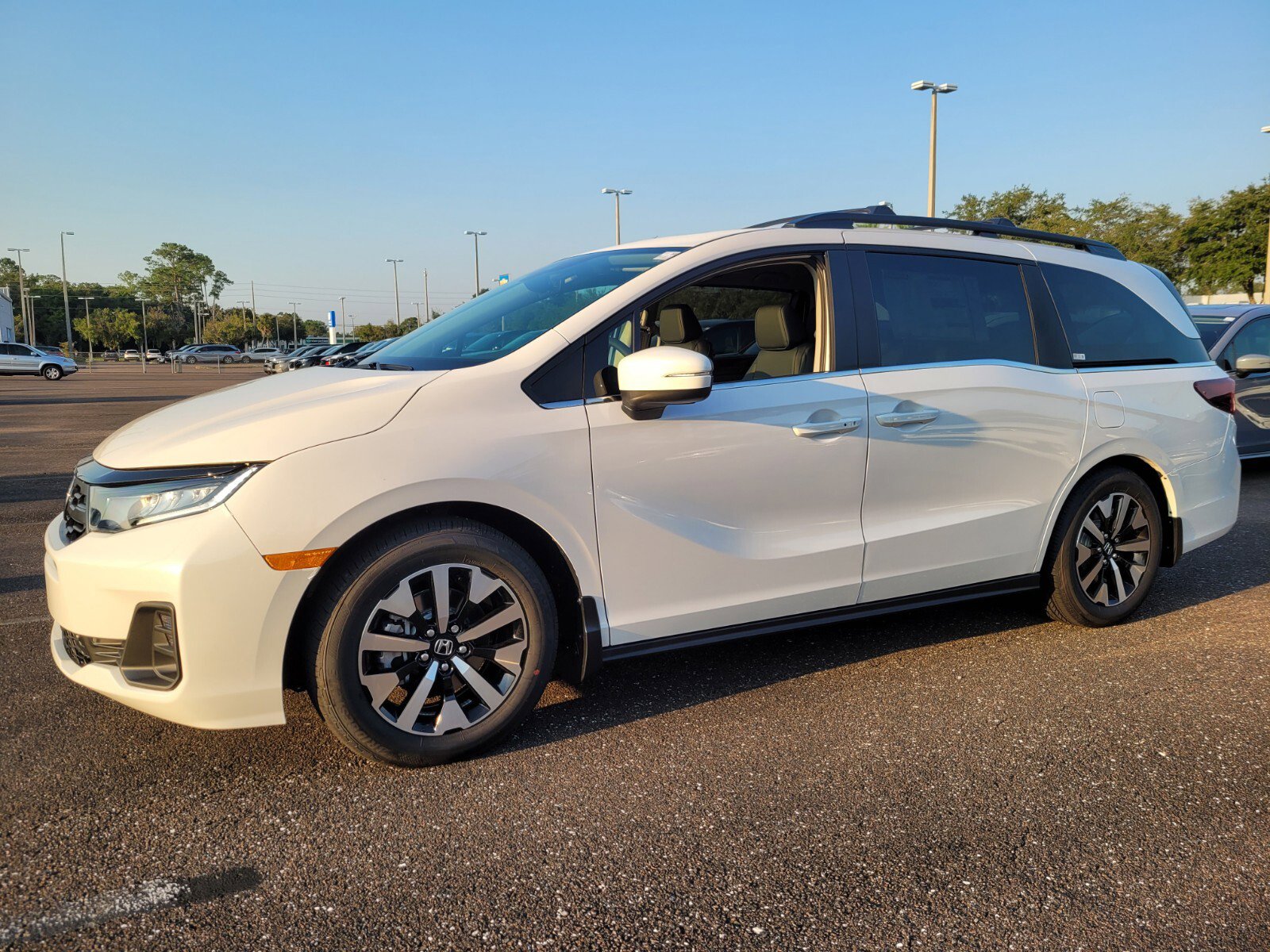 2026 Honda Odyssey EX-L photo 3