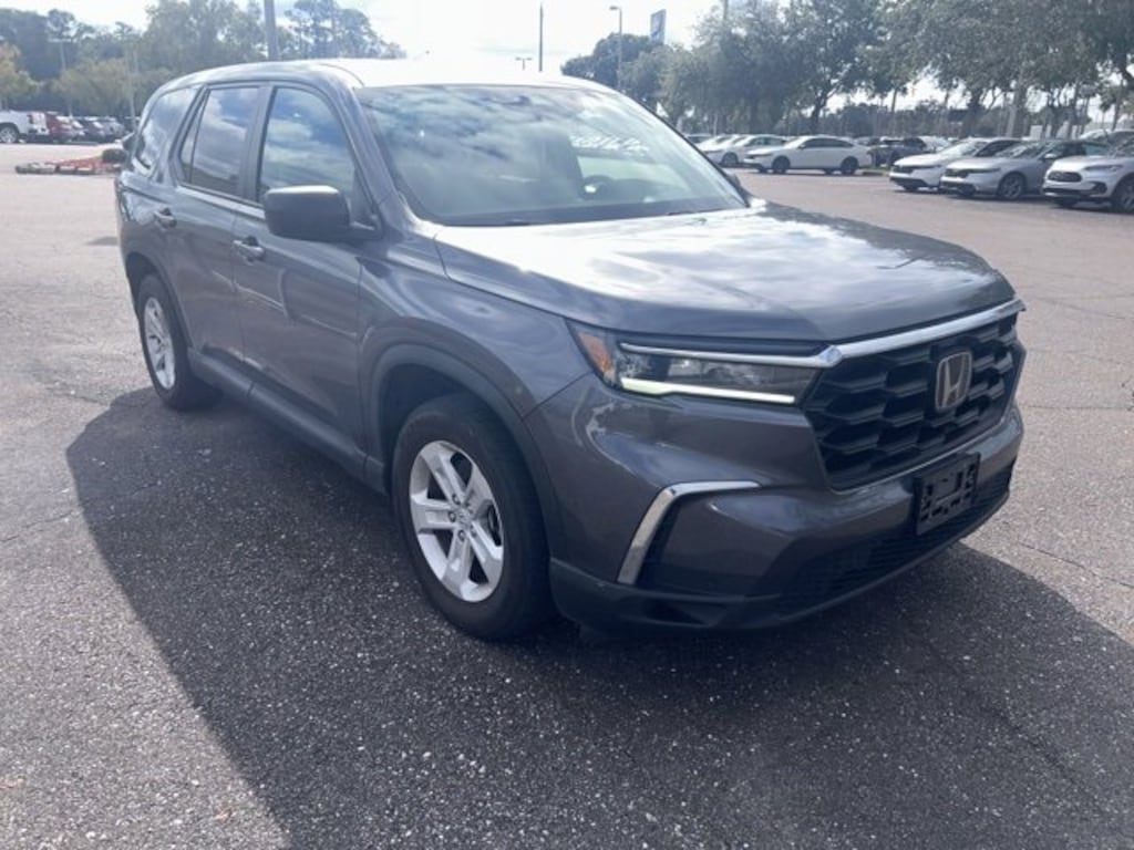 Used 2023 Honda Pilot LX SUV