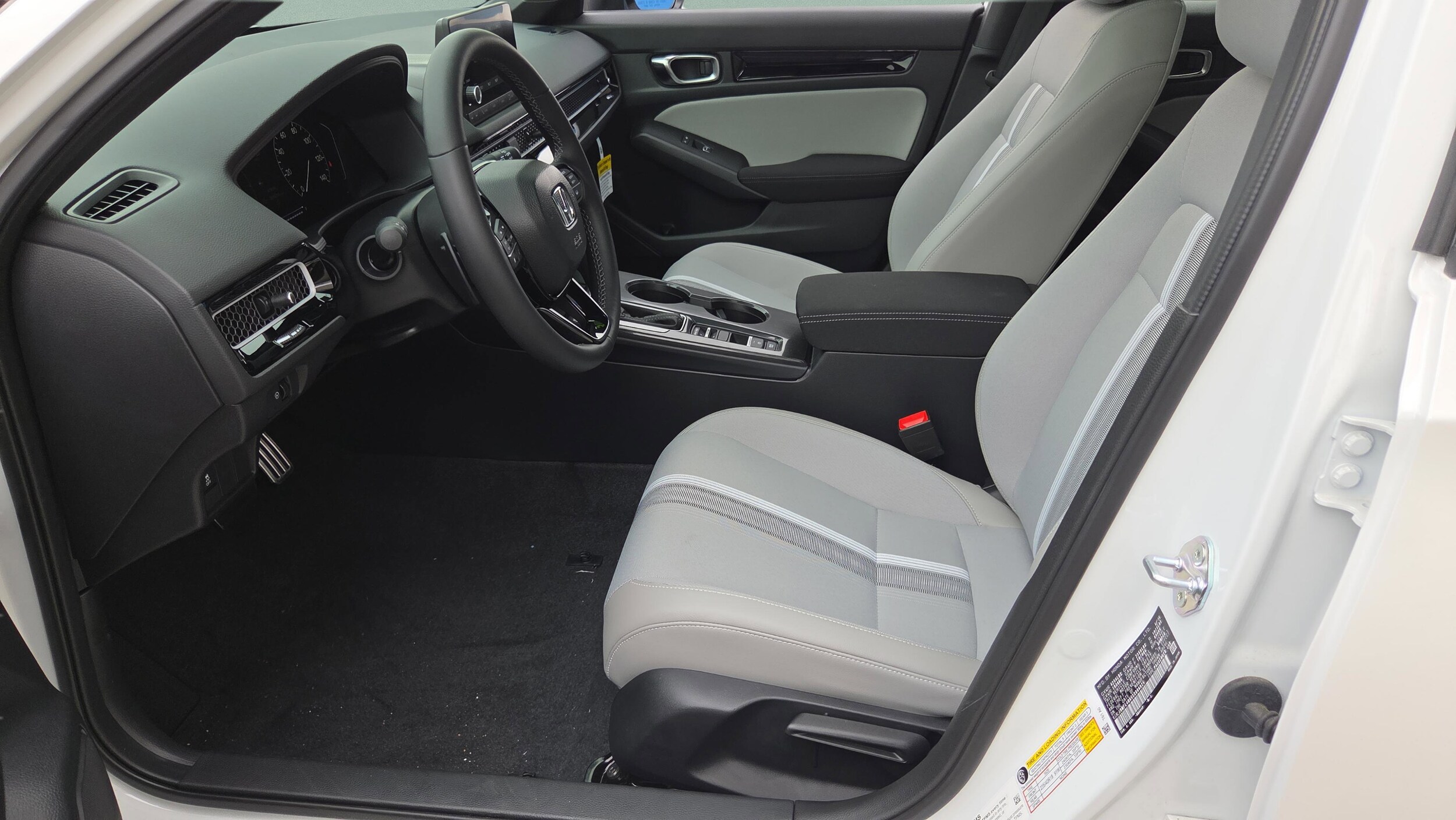 2025 Honda Civic Hatchback Sport - Photo 33