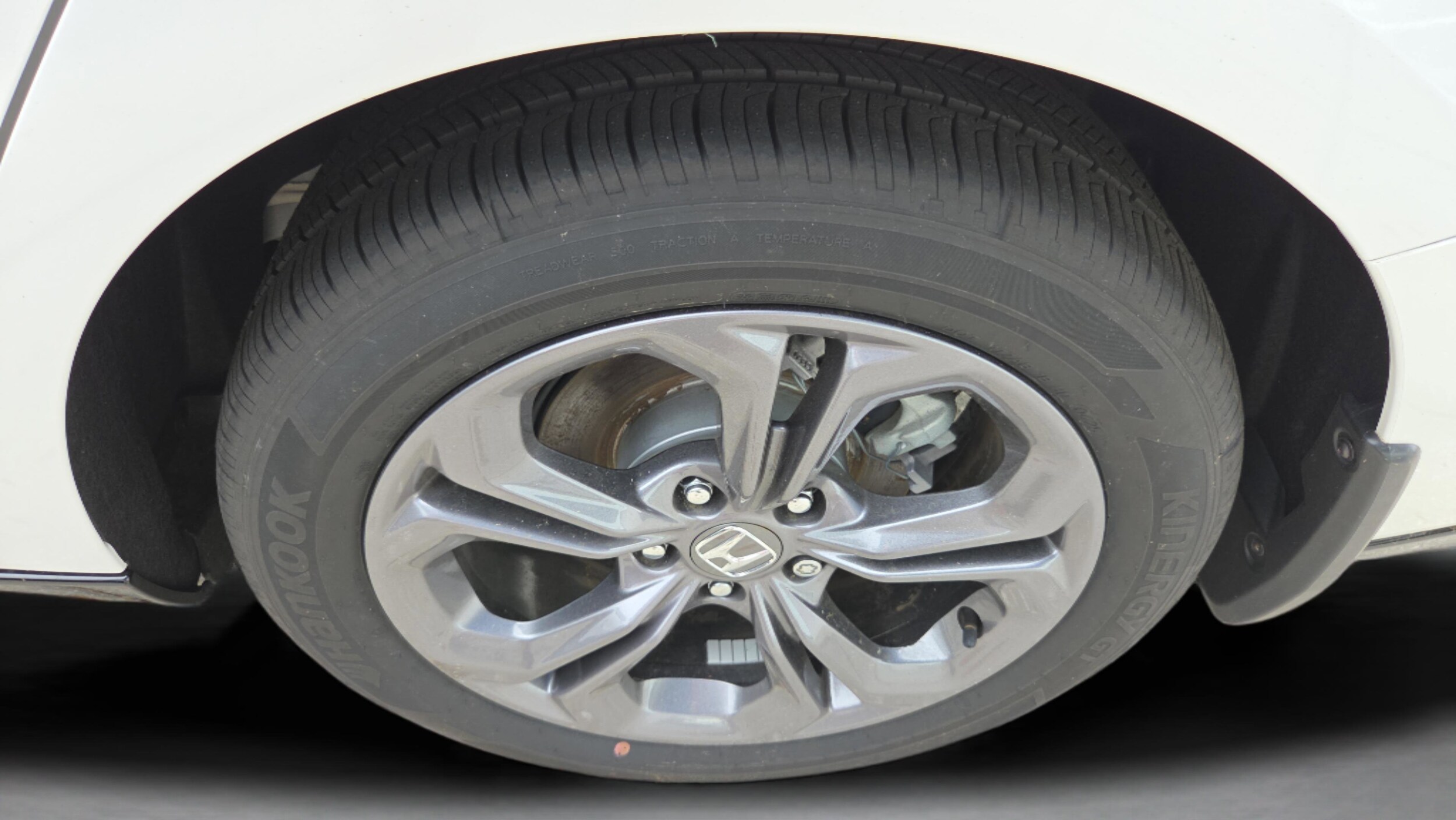 2025 Honda Accord Hybrid EX-L - Photo 23