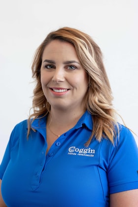 Staff member Ashley Valencia from ID_87c2d8258ac3