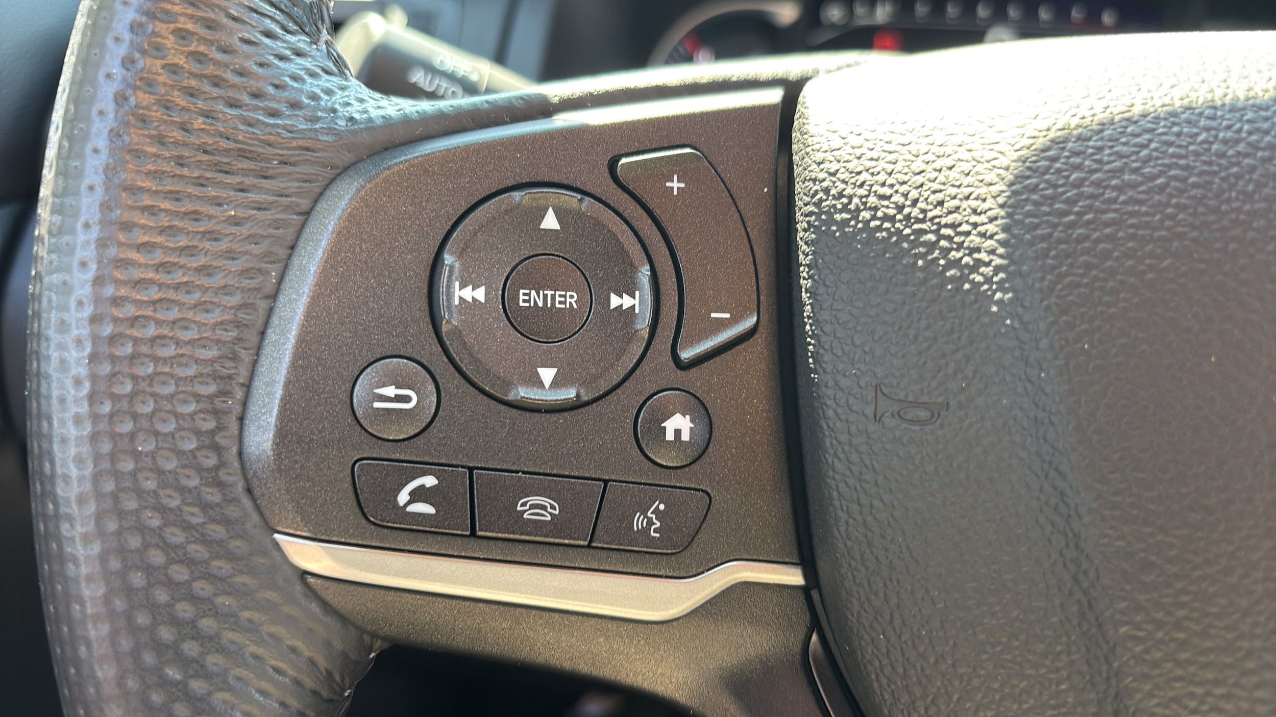 2025 Honda Passport EX-L - Photo 28