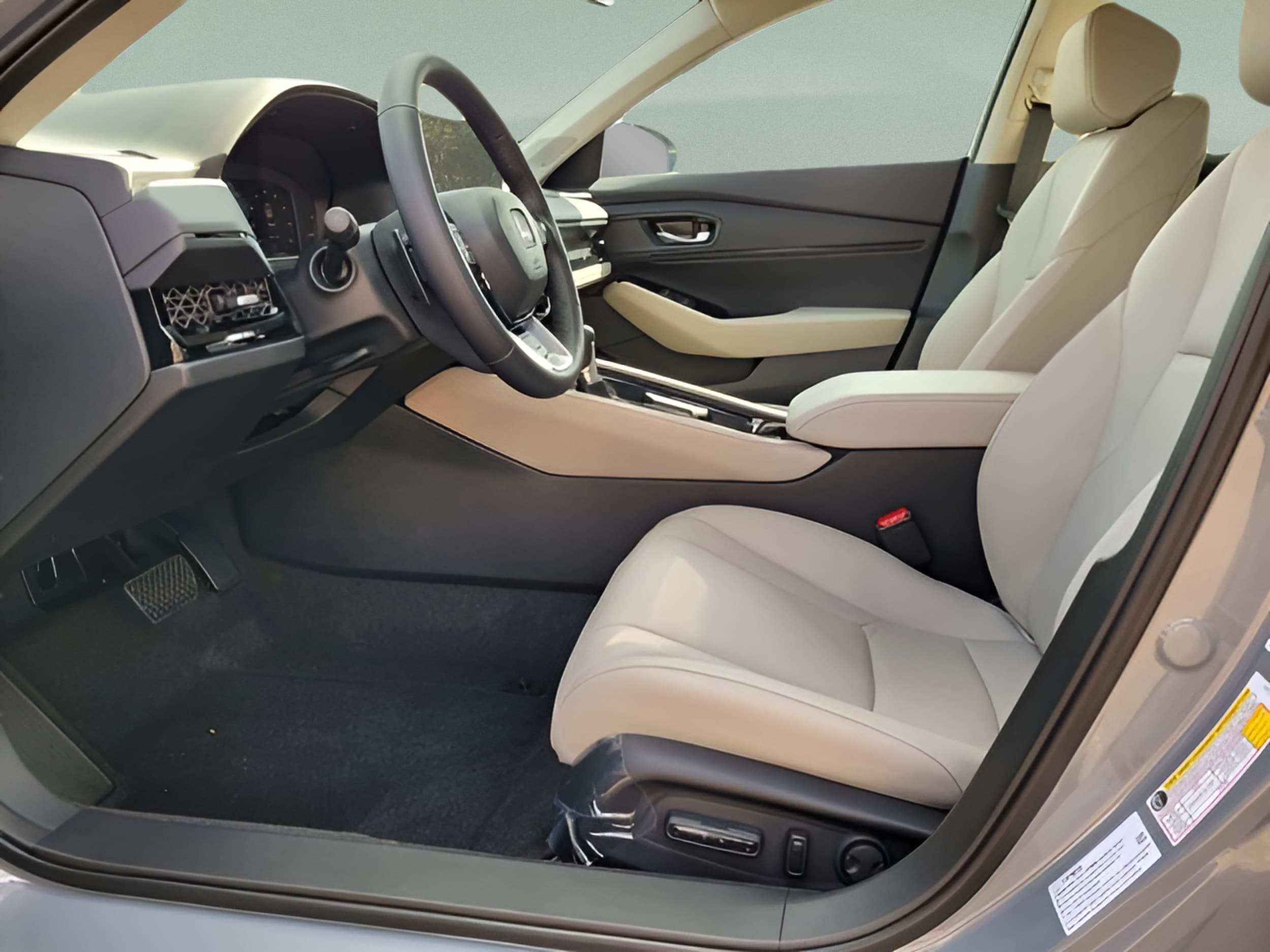 2025 Honda Accord Hybrid Touring - Photo 8