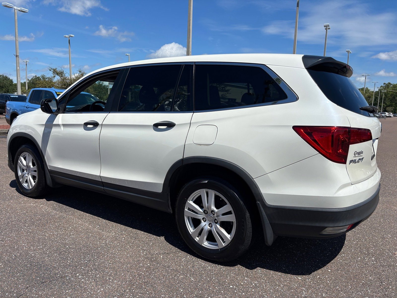 2018 Honda Pilot LX photo 2