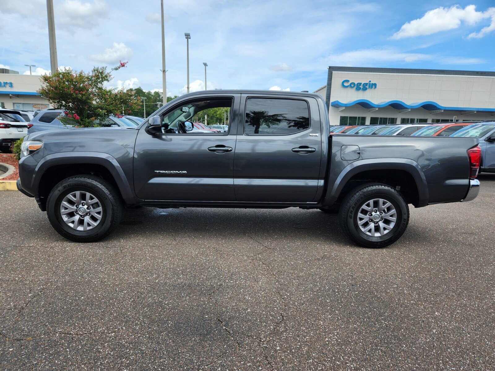 Used 2019 Toyota Tacoma SR5 with VIN 3TMAZ5CN4KM110094 for sale in Jacksonville, FL