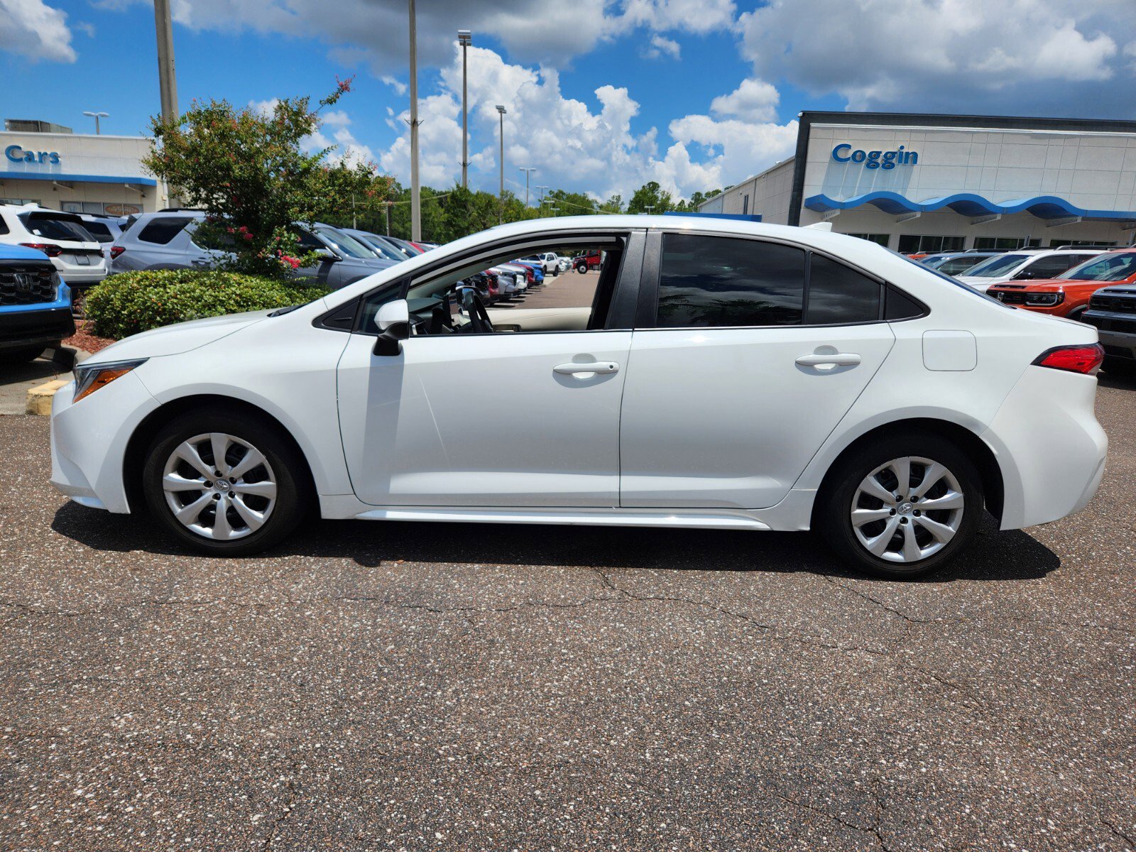 Used 2024 Toyota Corolla LE with VIN 5YFB4MDE2RP140693 for sale in Jacksonville, FL