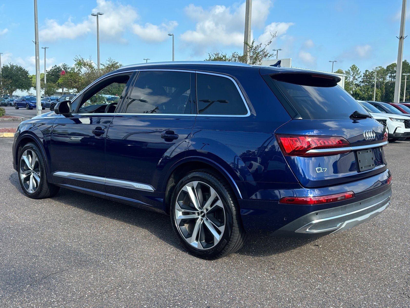 2021 Audi Q7 55 Premium photo 2