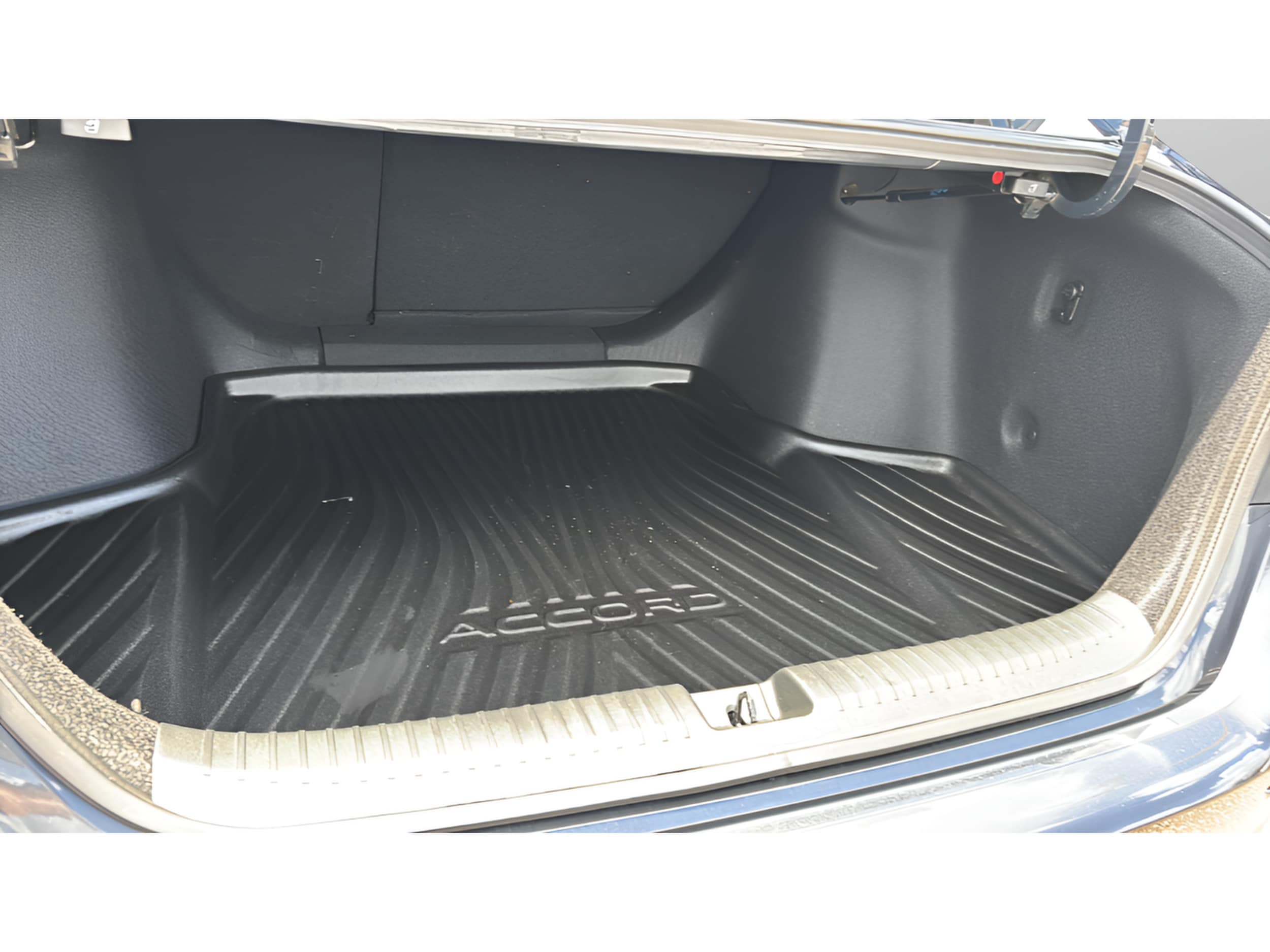 2025 Honda Accord Hybrid Touring - Photo 16