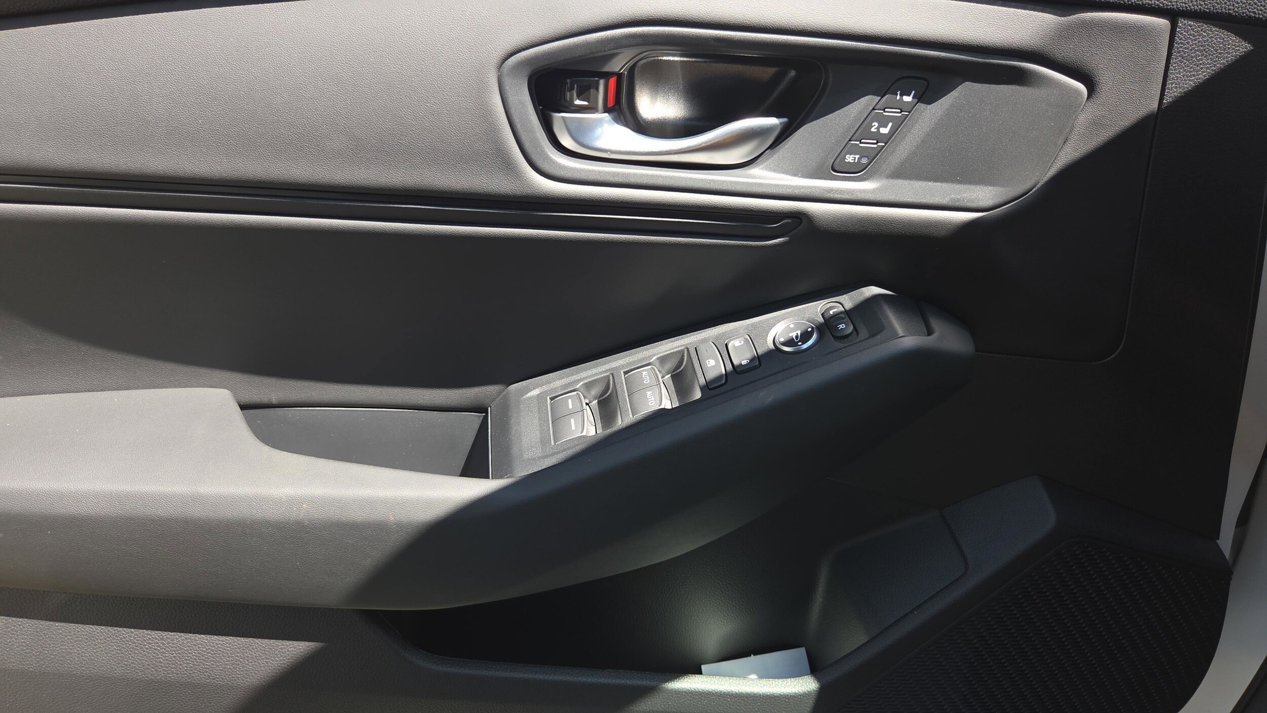 2025 Honda Accord Hybrid EX-L - Photo 17