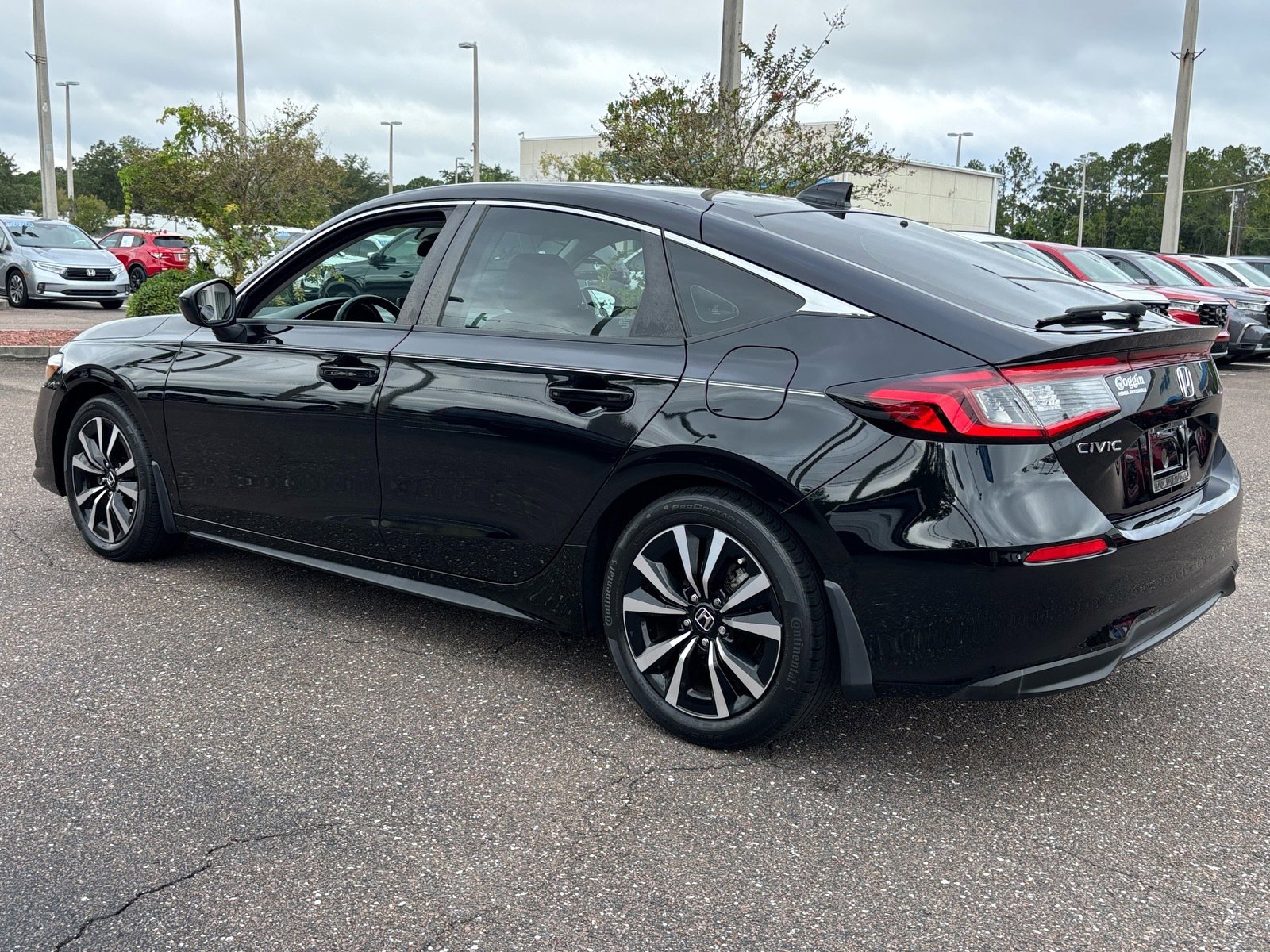 2022 Honda Civic EX-L Hatchback photo 3