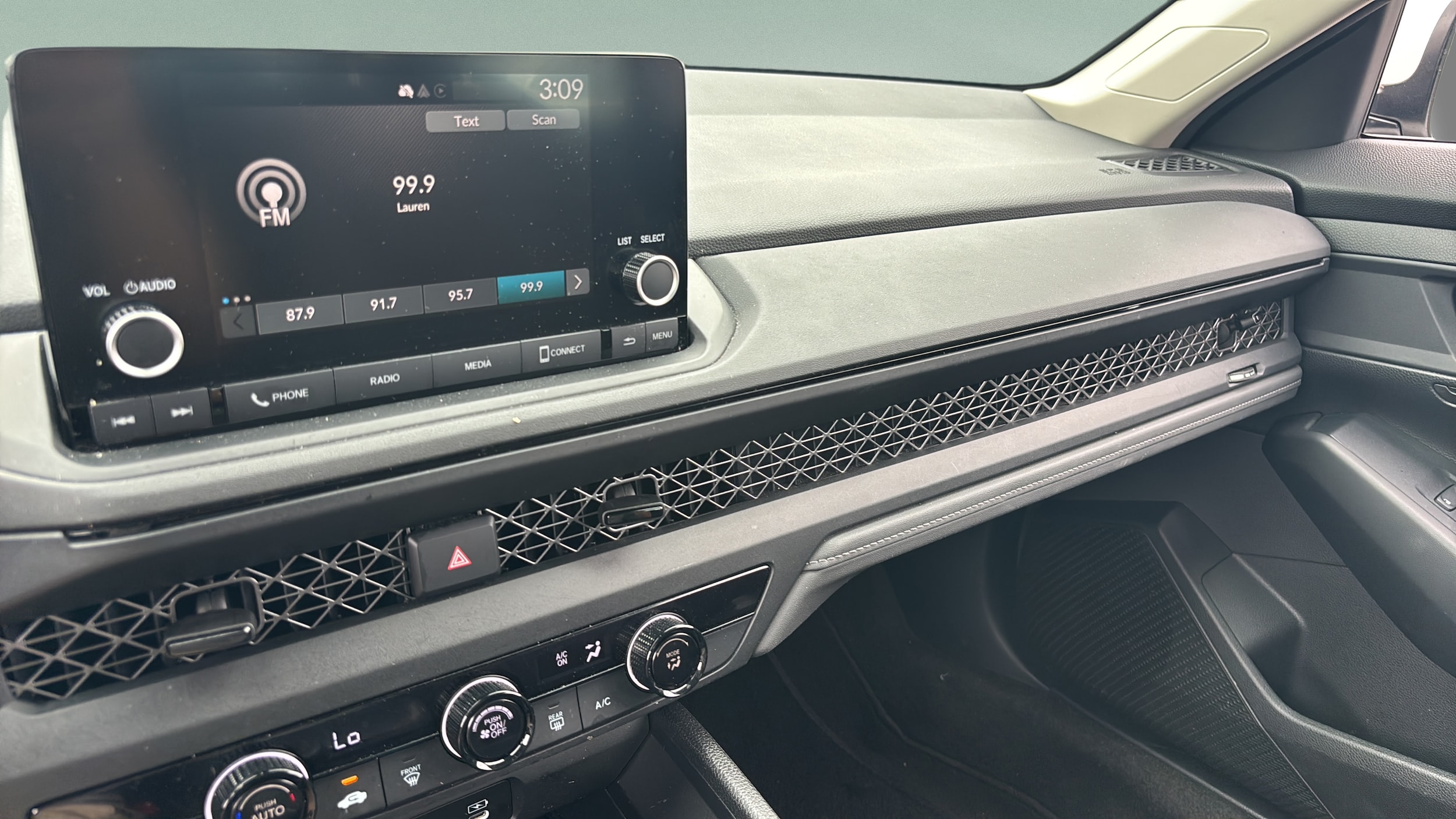 2023 Honda Accord LX - Photo 29