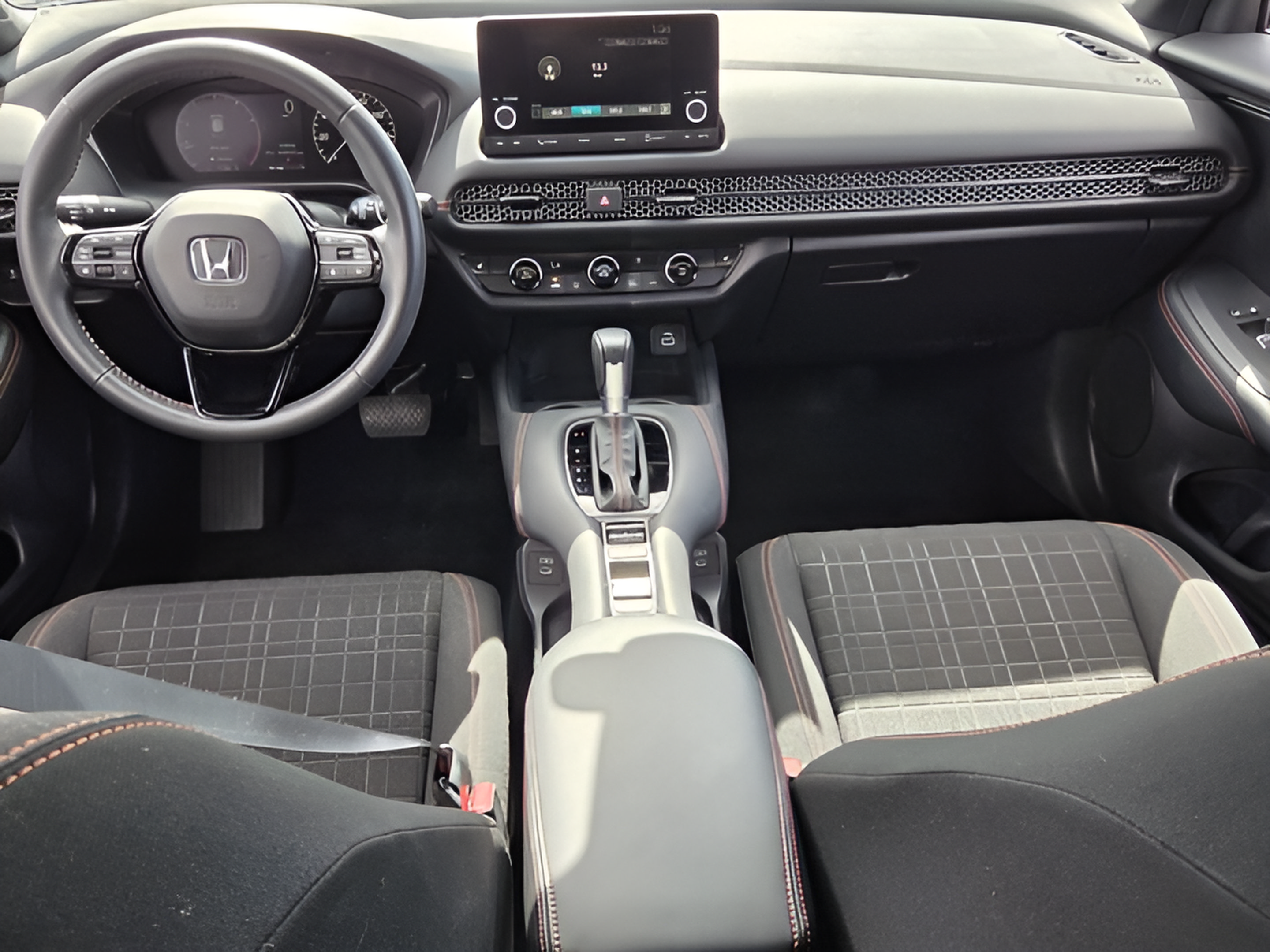 2025 Honda HR-V Sport - Photo 13