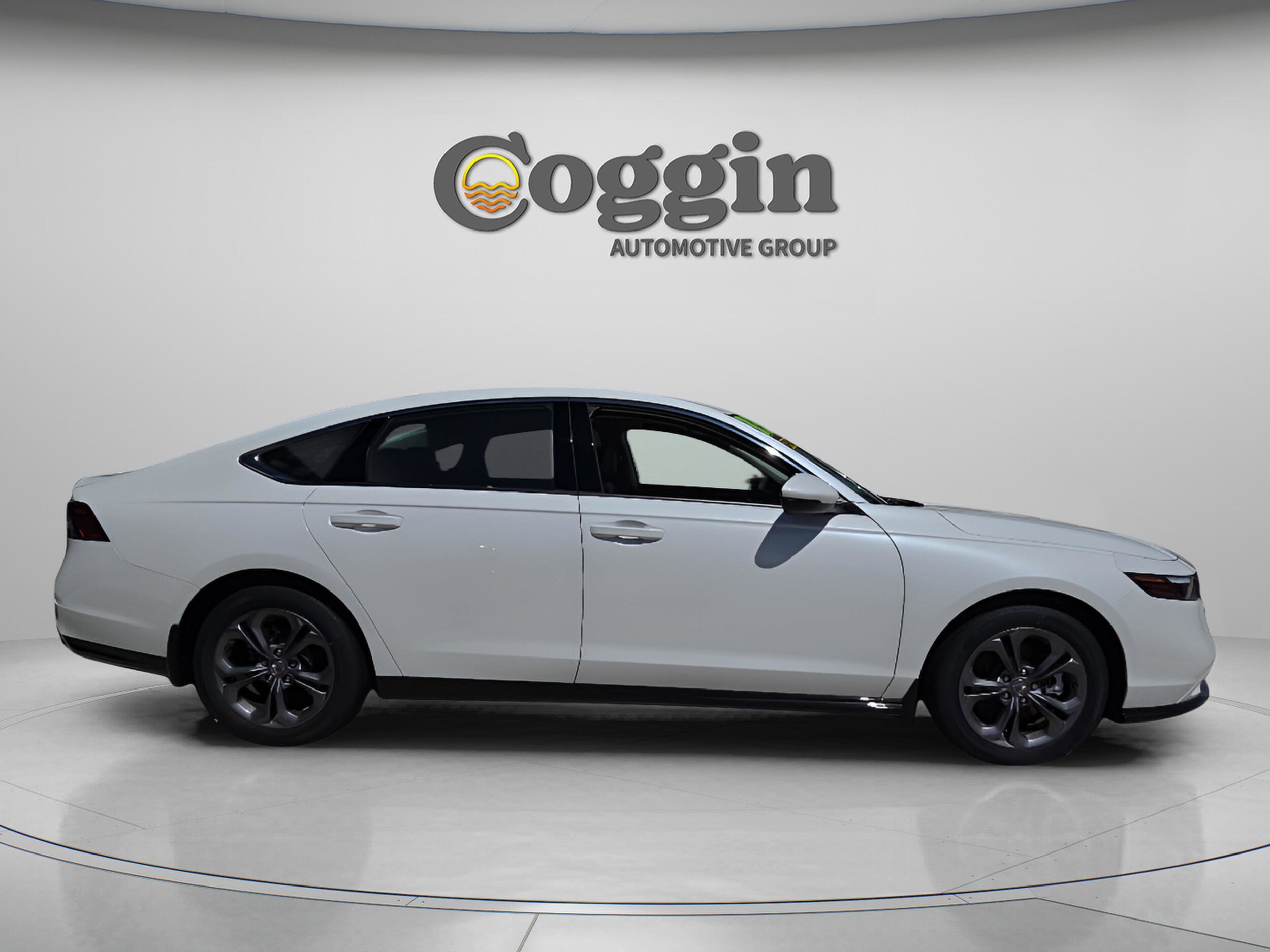 2025 Honda Accord Hybrid EX-L - Photo 7