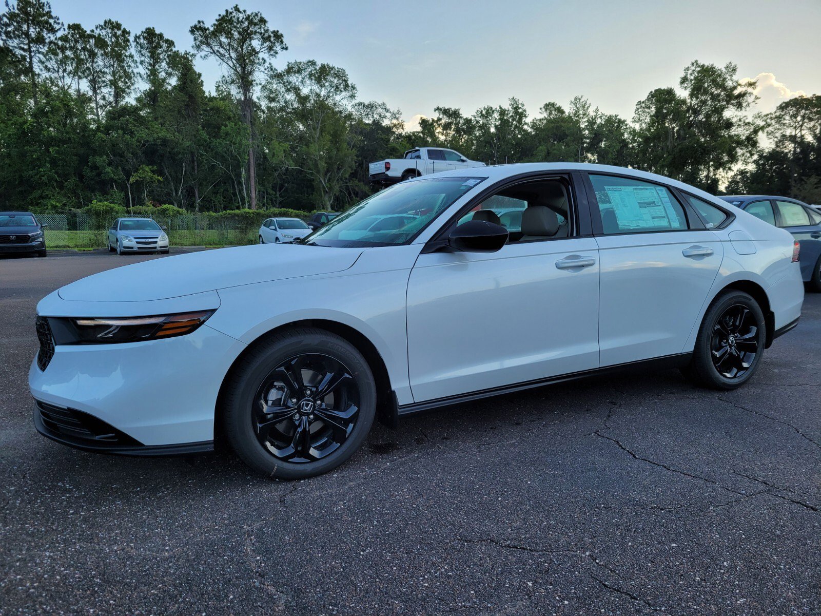 2025 Honda Accord SE photo 2