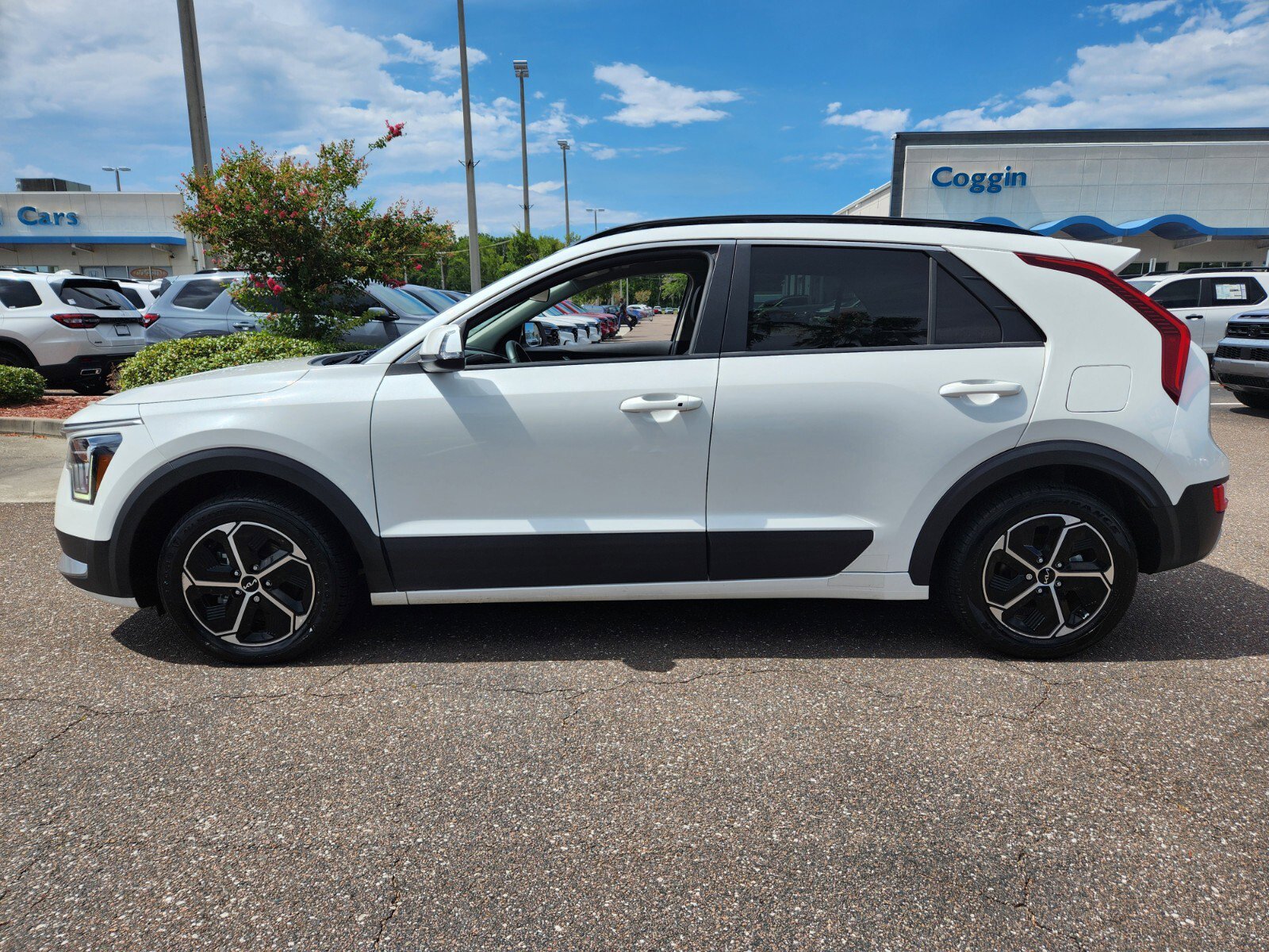 Used 2023 Kia Niro EX with VIN KNDCR3LE3P5050092 for sale in Jacksonville, FL