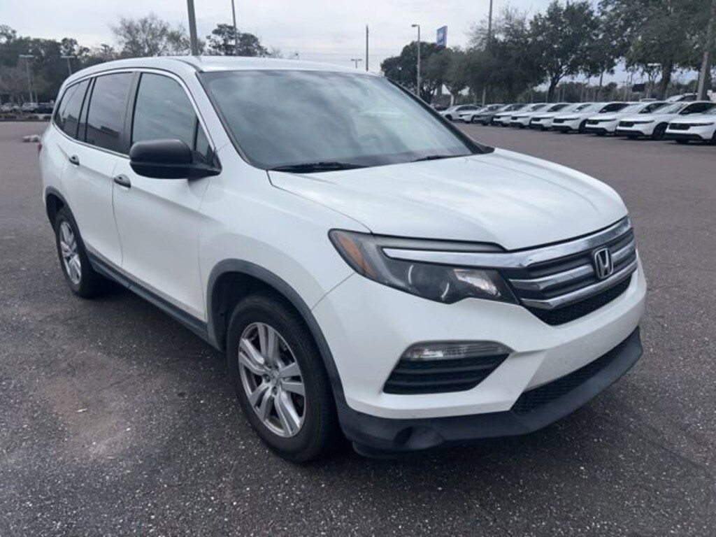 Used 2018 Honda Pilot LX FWD SUV
