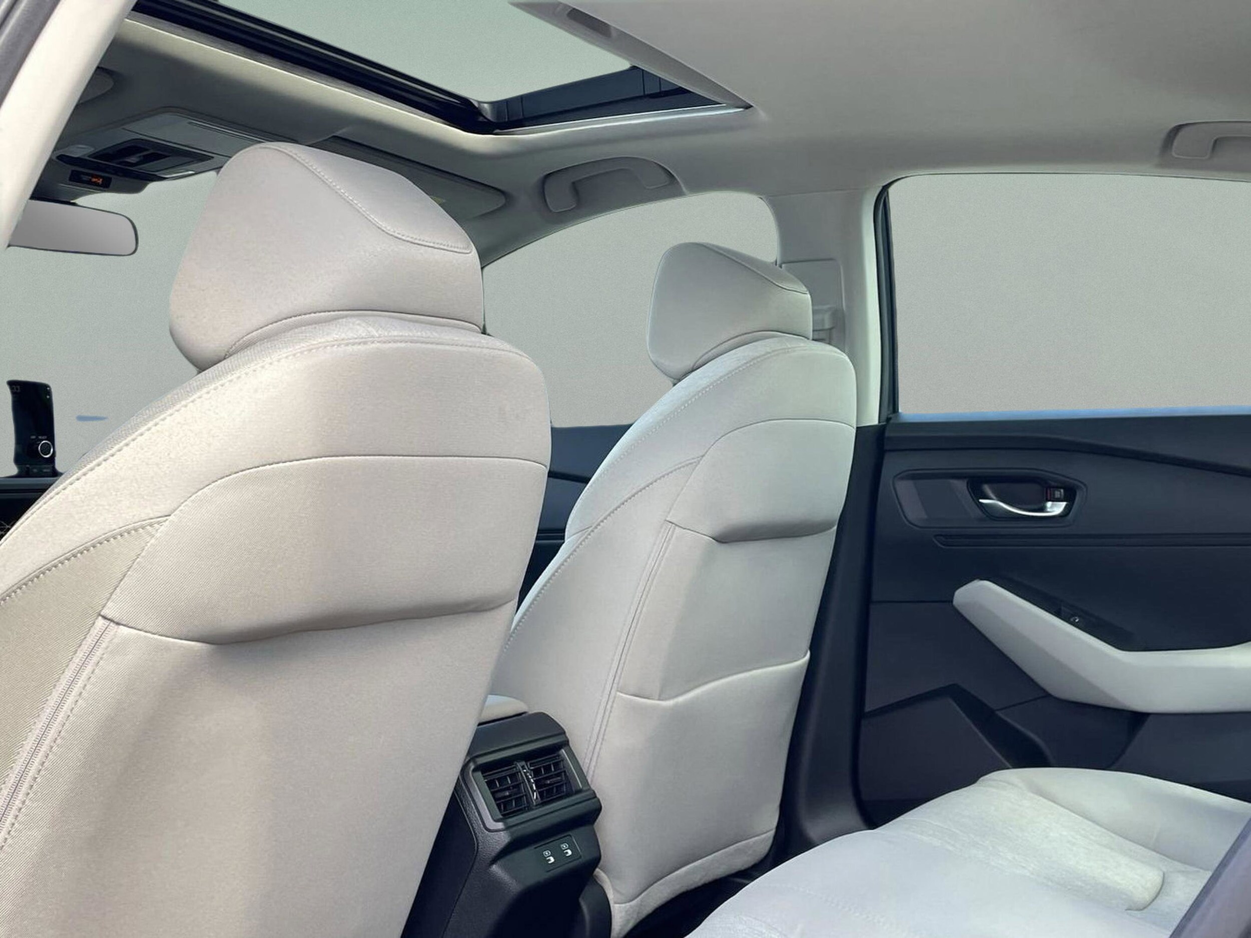 2025 Honda Accord SE - Photo 17