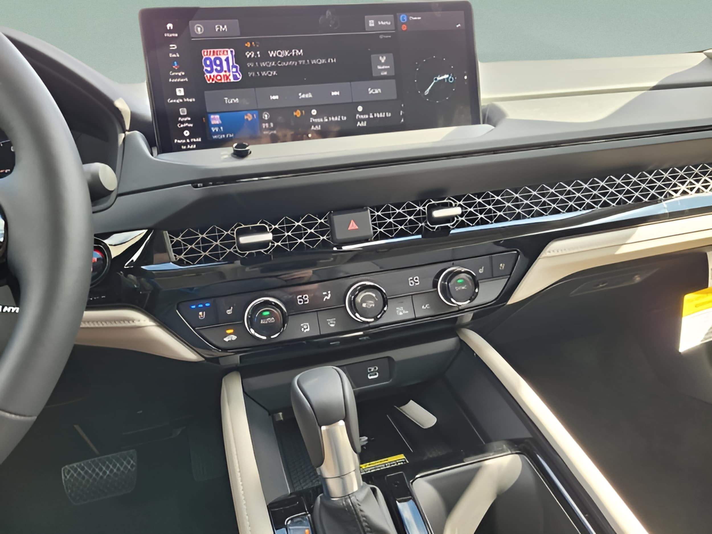 2025 Honda Accord Hybrid Touring - Photo 16