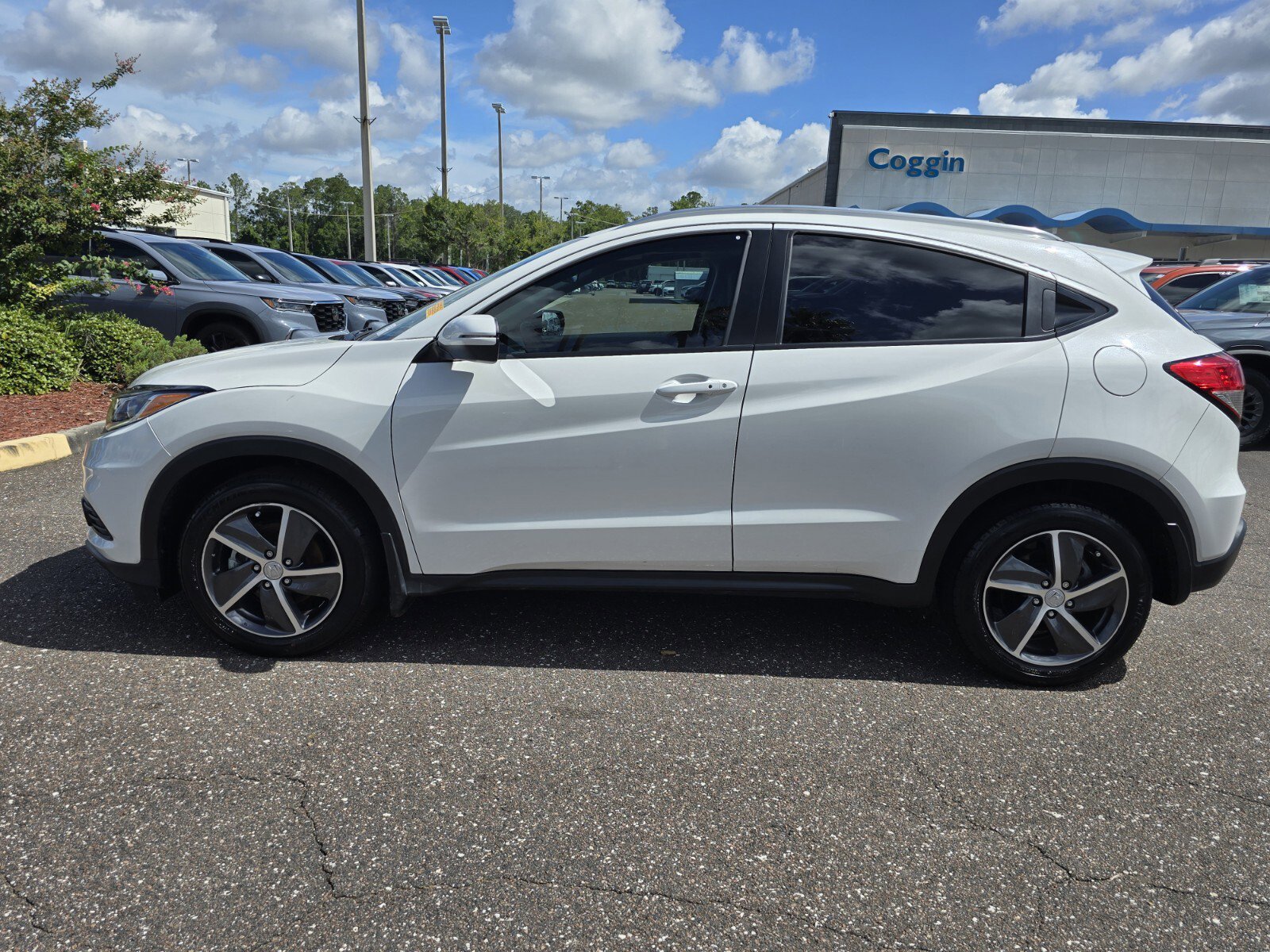 Used 2022 Honda HR-V EX with VIN 3CZRU5H59NM720436 for sale in Jacksonville, FL