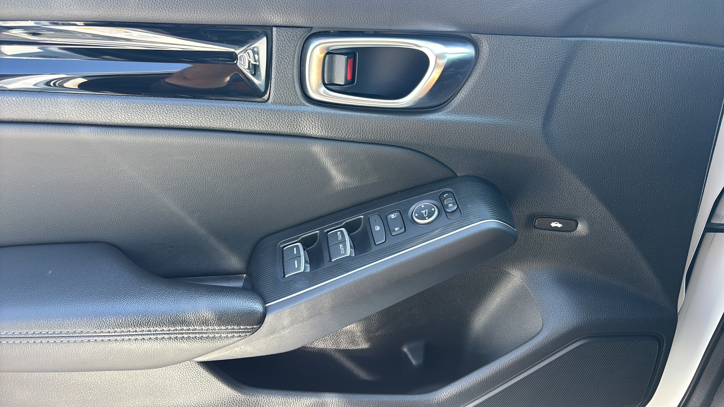 2022 Honda Civic Touring - Photo 20