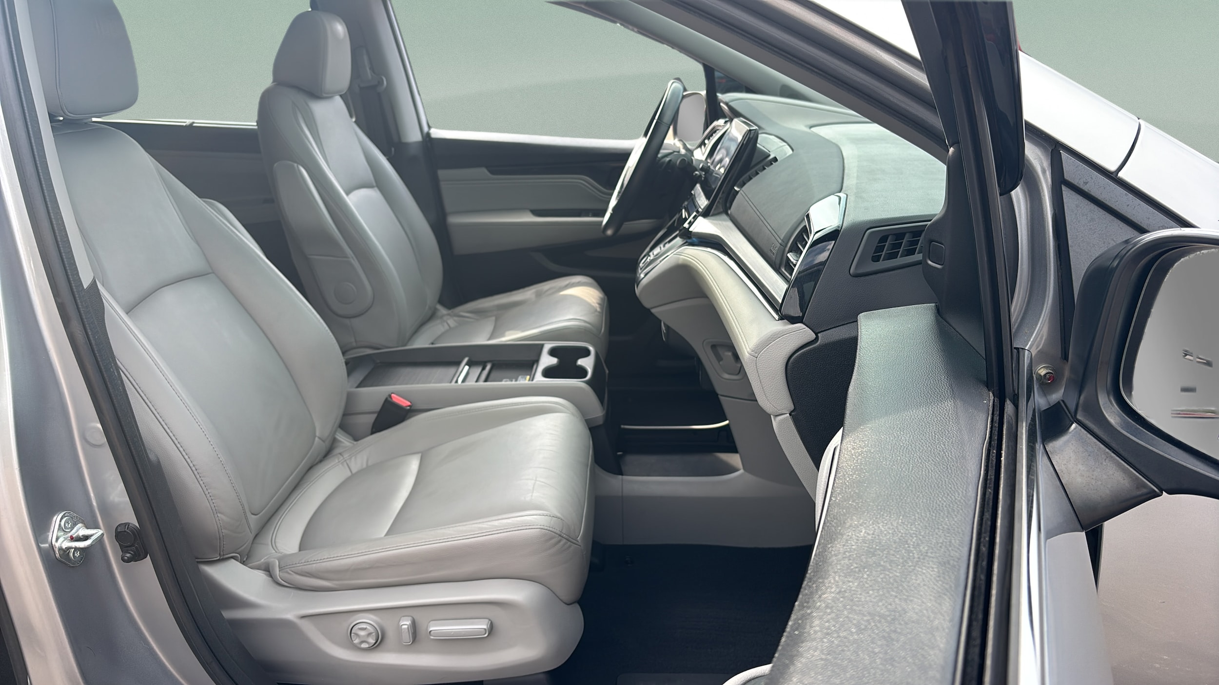 2022 Honda Odyssey Touring - Photo 20