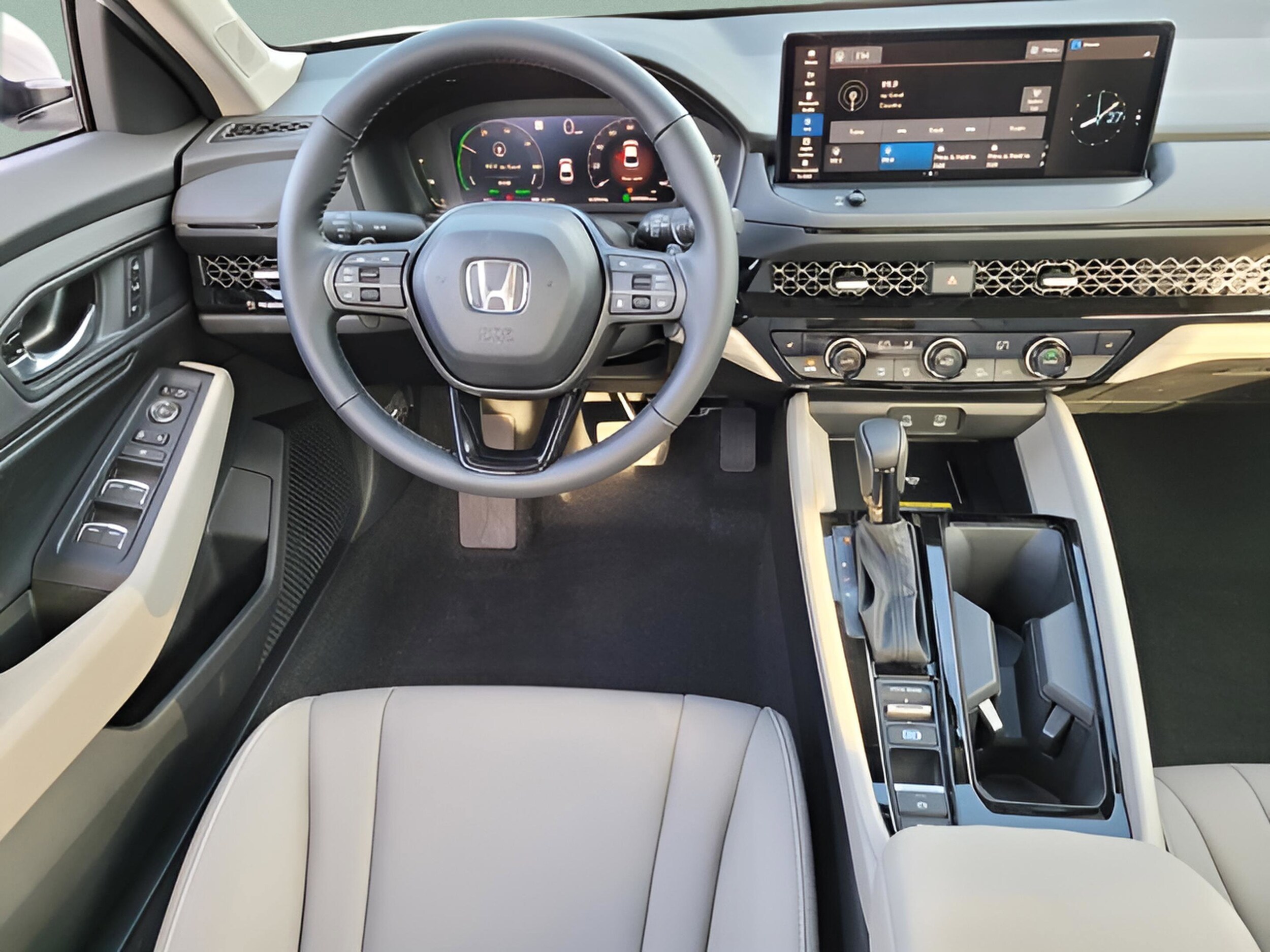 2025 Honda Accord Hybrid EX-L - Photo 17
