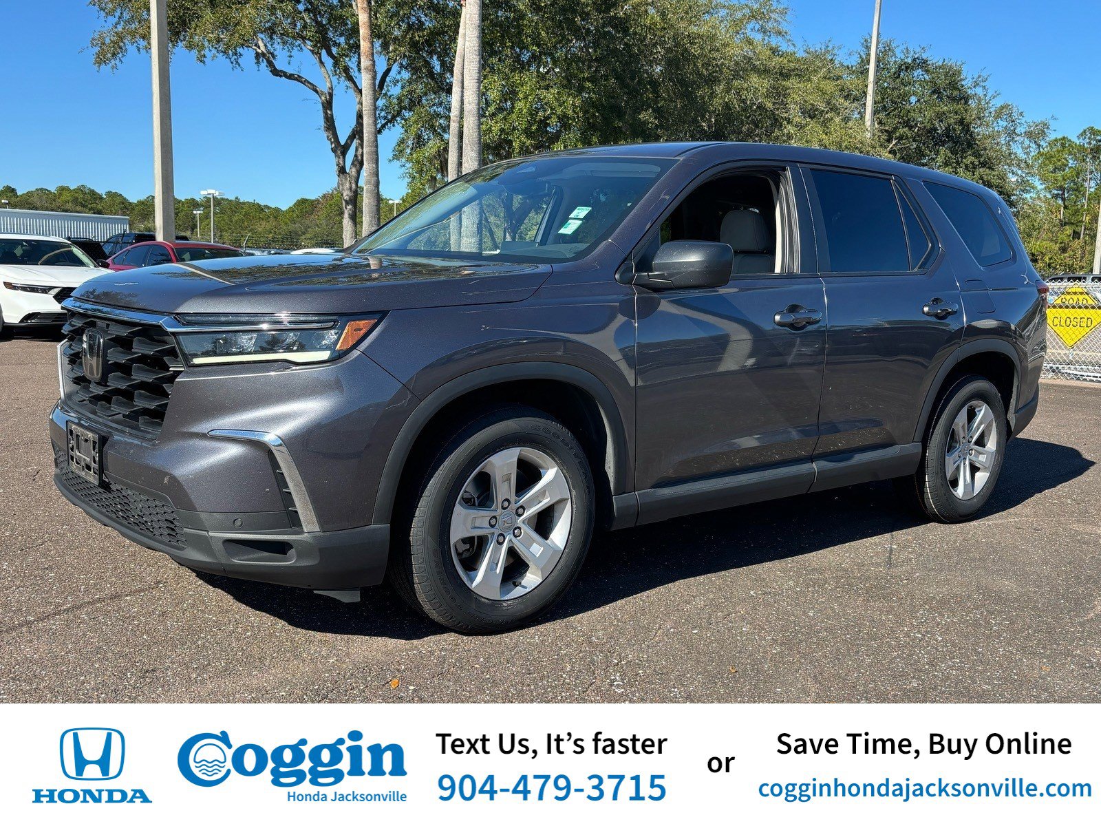 2023 Honda Pilot LX's photo