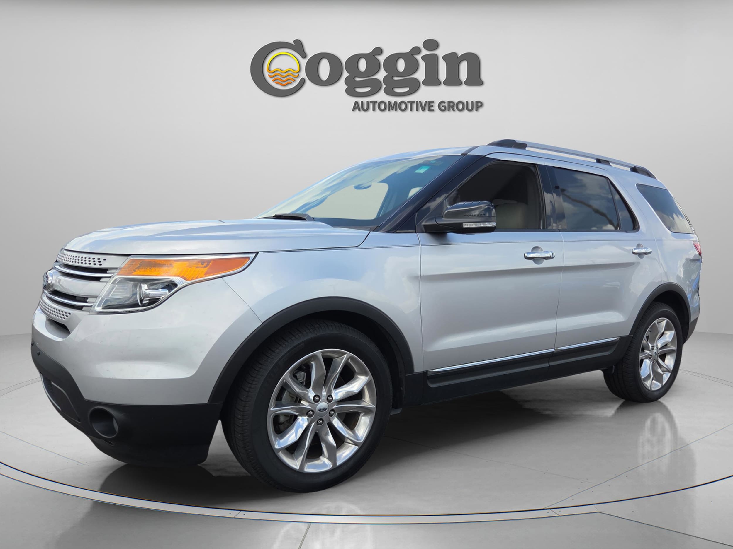 2015 Ford Explorer XLT's photo