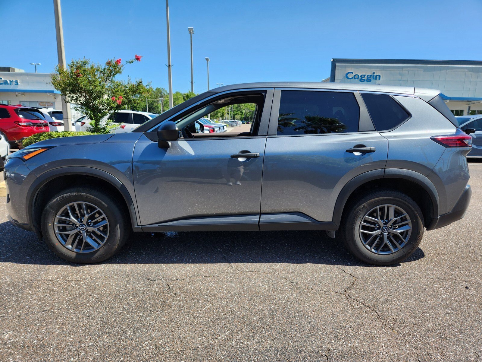 Used 2023 Nissan Rogue S with VIN 5N1BT3AA4PC894890 for sale in Jacksonville, FL