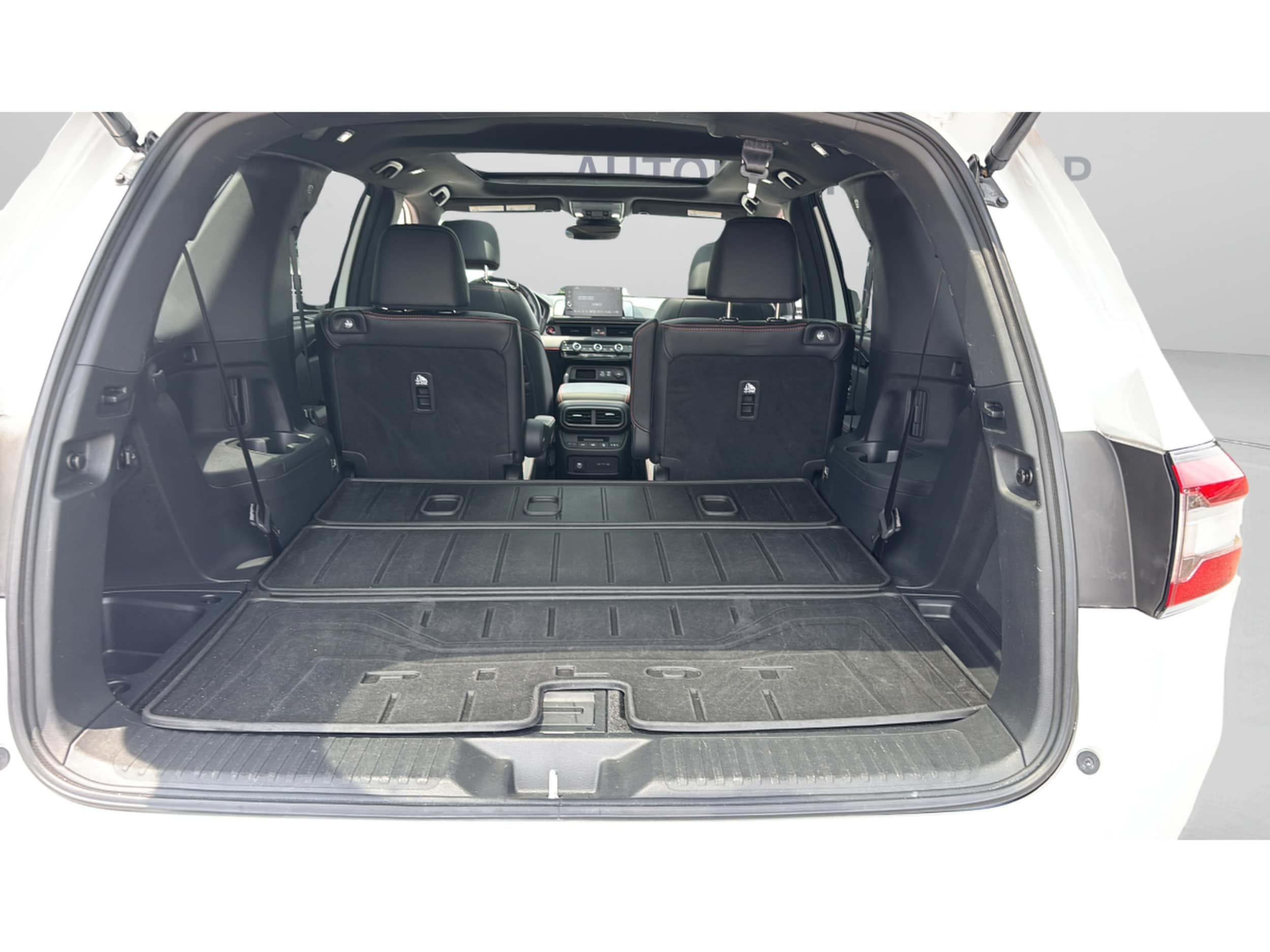 2025 Honda Pilot TrailSport - Photo 16