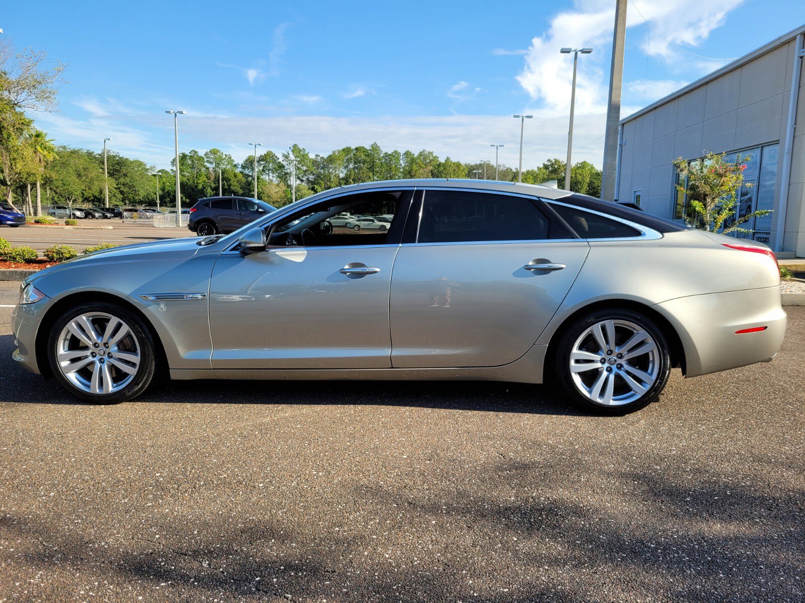 Used 2013 Jaguar XJ Portfolio with VIN SAJWA2GB6DLV44096 for sale in Jacksonville, FL