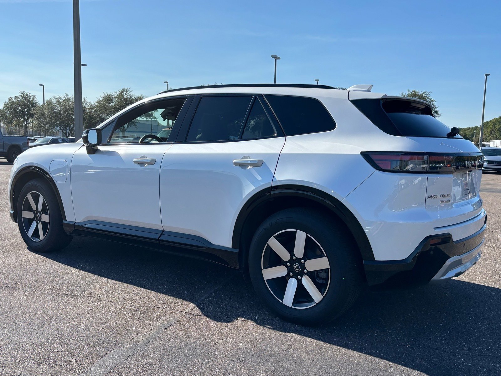 2024 Honda Prologue Touring photo 2