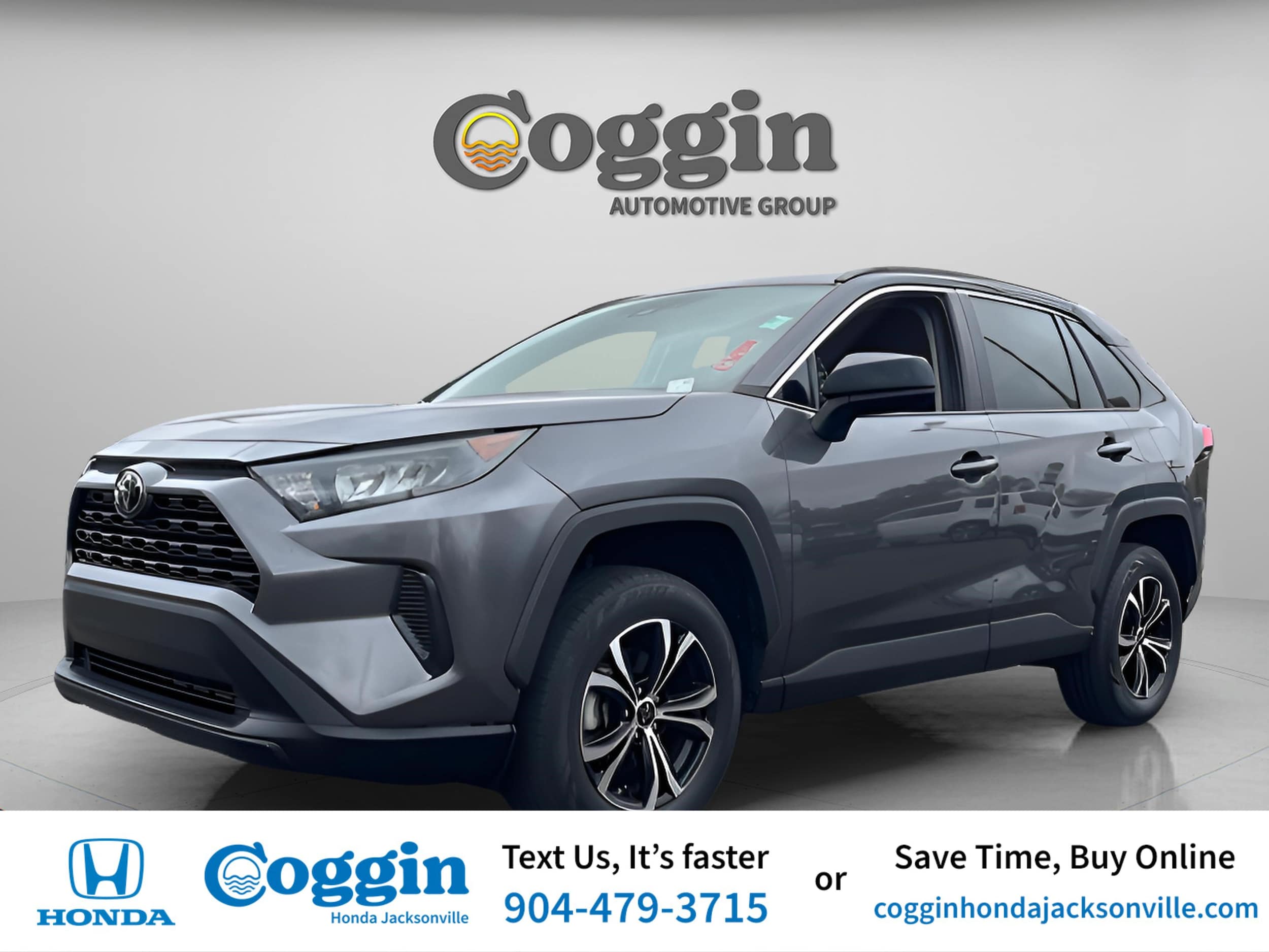 2021 Toyota RAV4 LE's photo